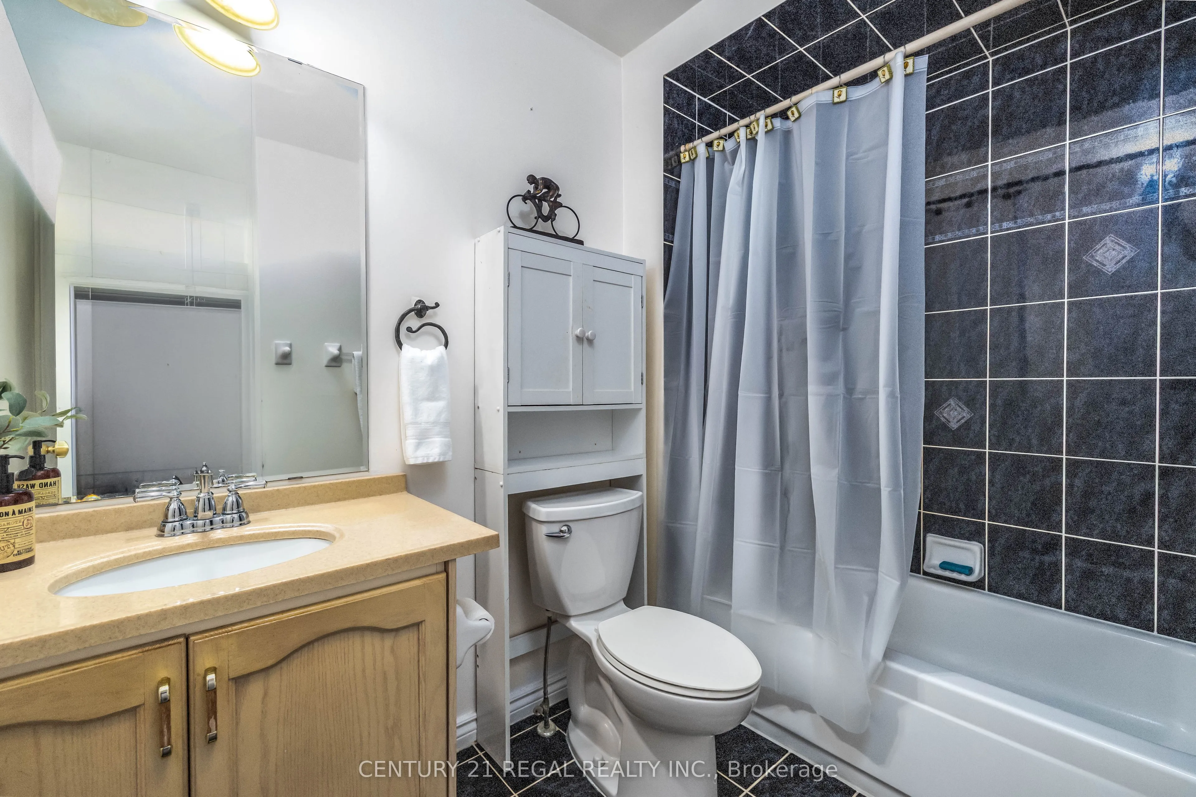 43 Waterton Crescent