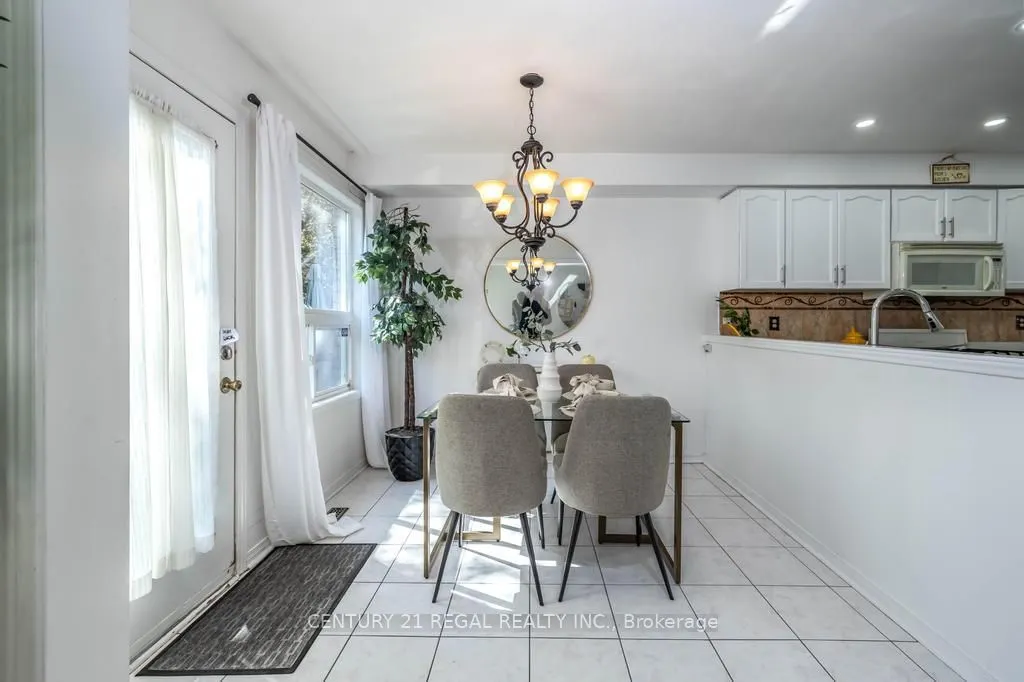 43 Waterton Crescent
