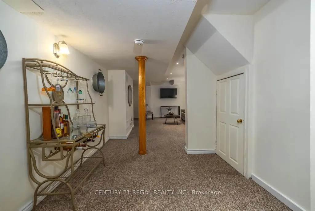 43 Waterton Crescent