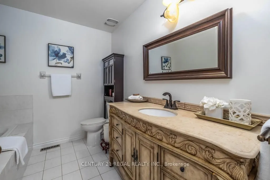 43 Waterton Crescent