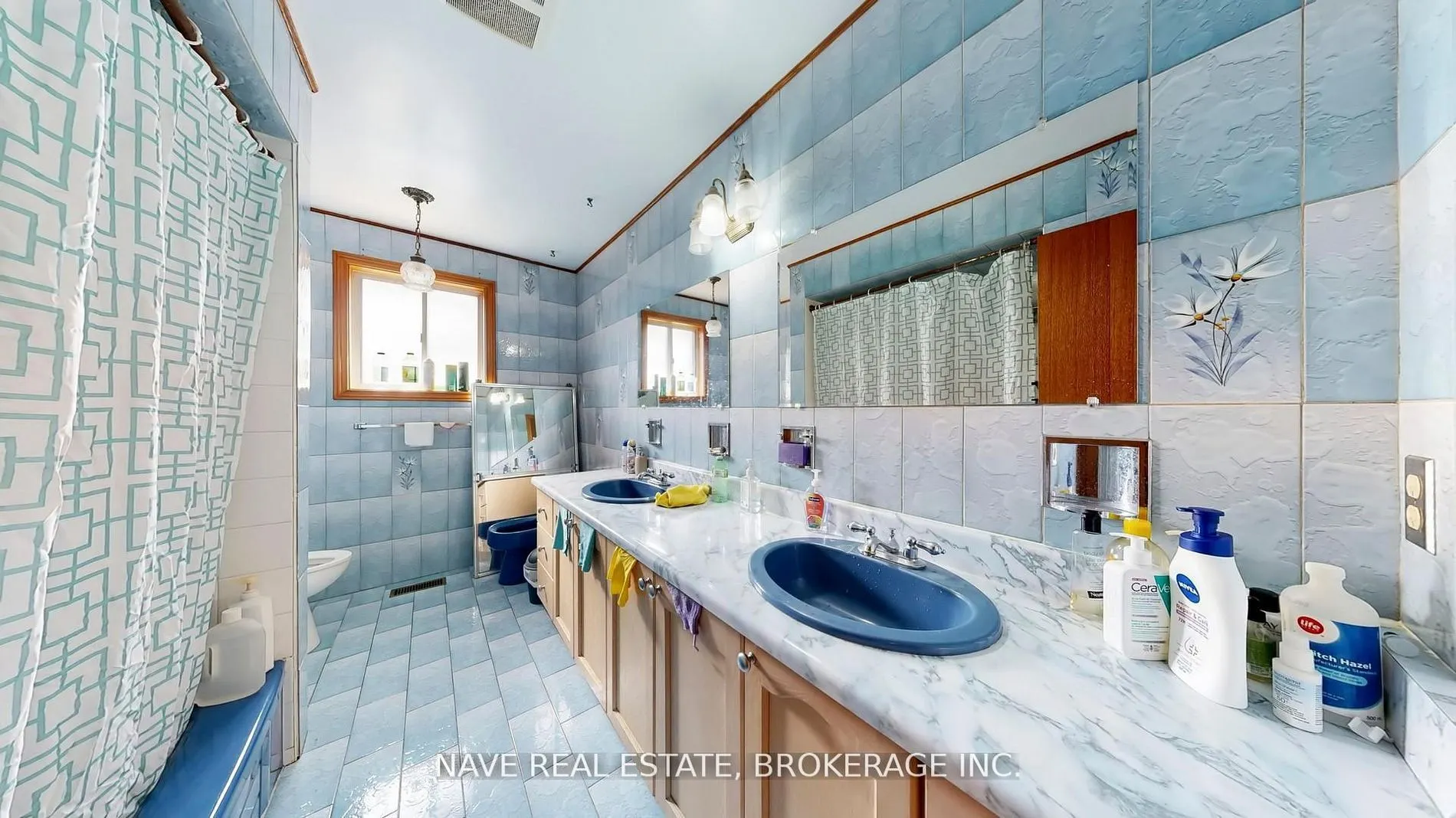 9747 Bathurst Street