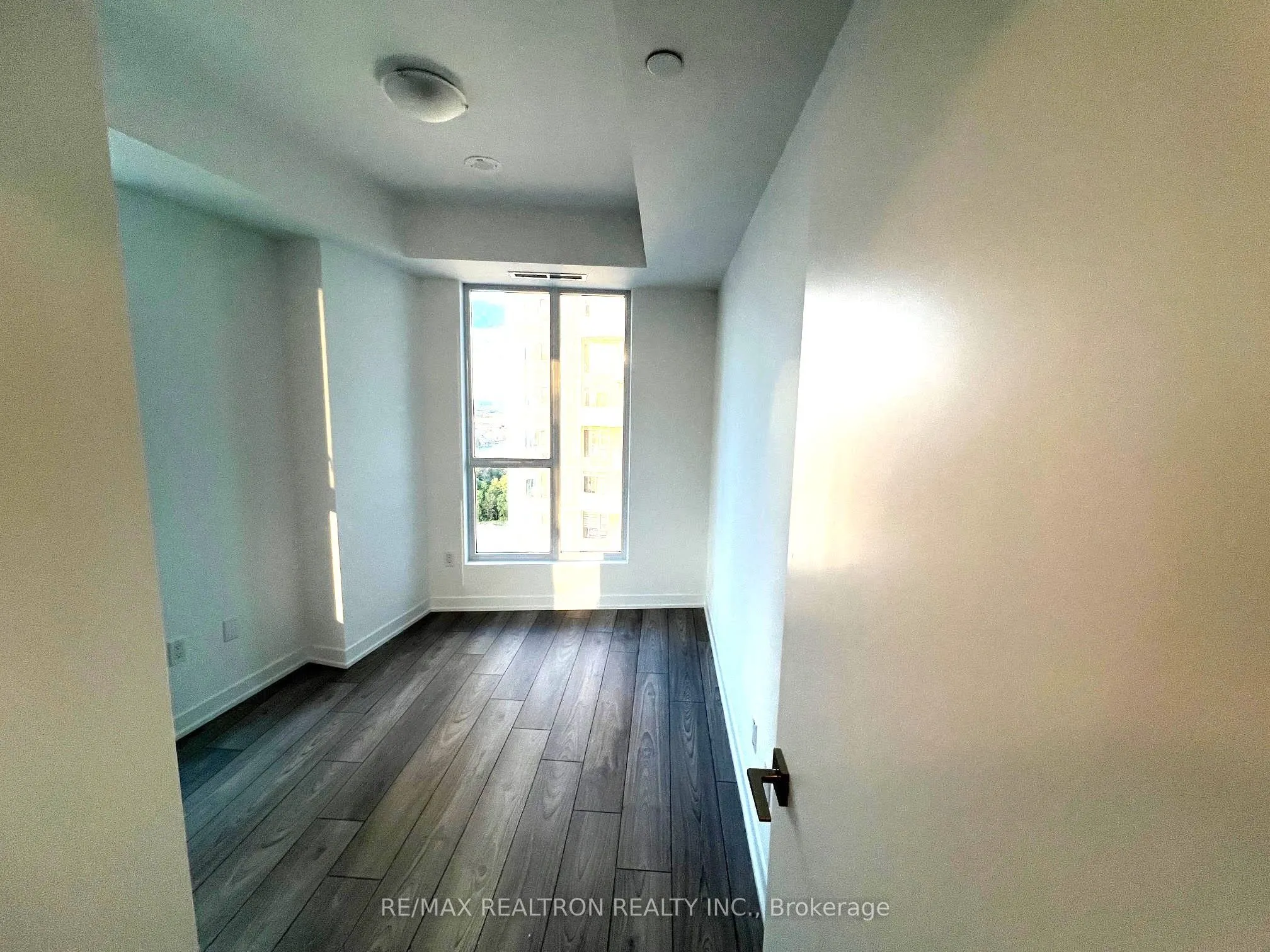 10 Abeja Street #1915