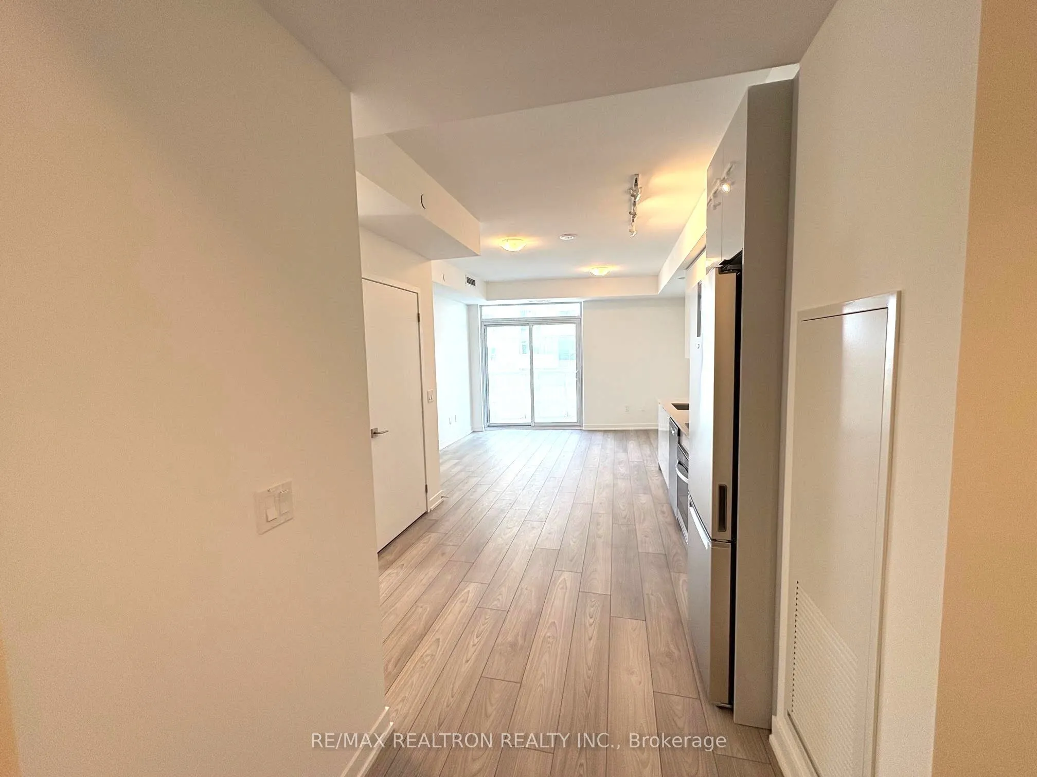10 Abeja Street #1915