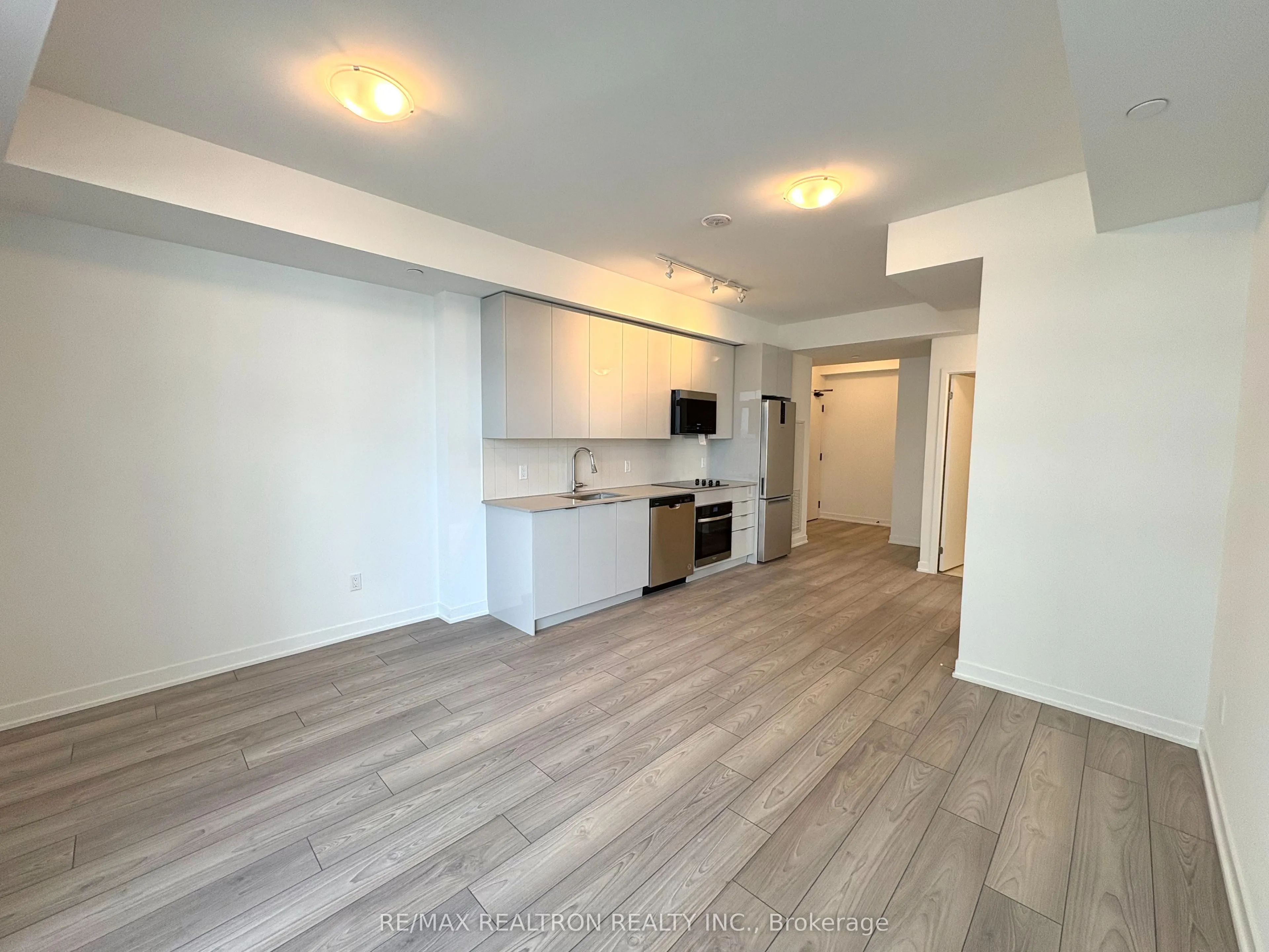 10 Abeja Street #1915
