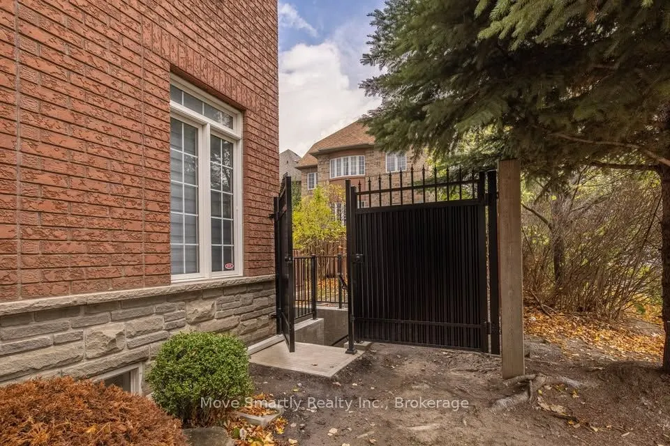 131 Bentwood Crescent #Lower