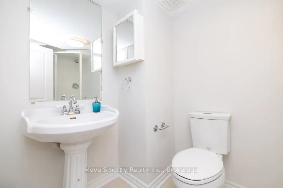131 Bentwood Crescent #Lower