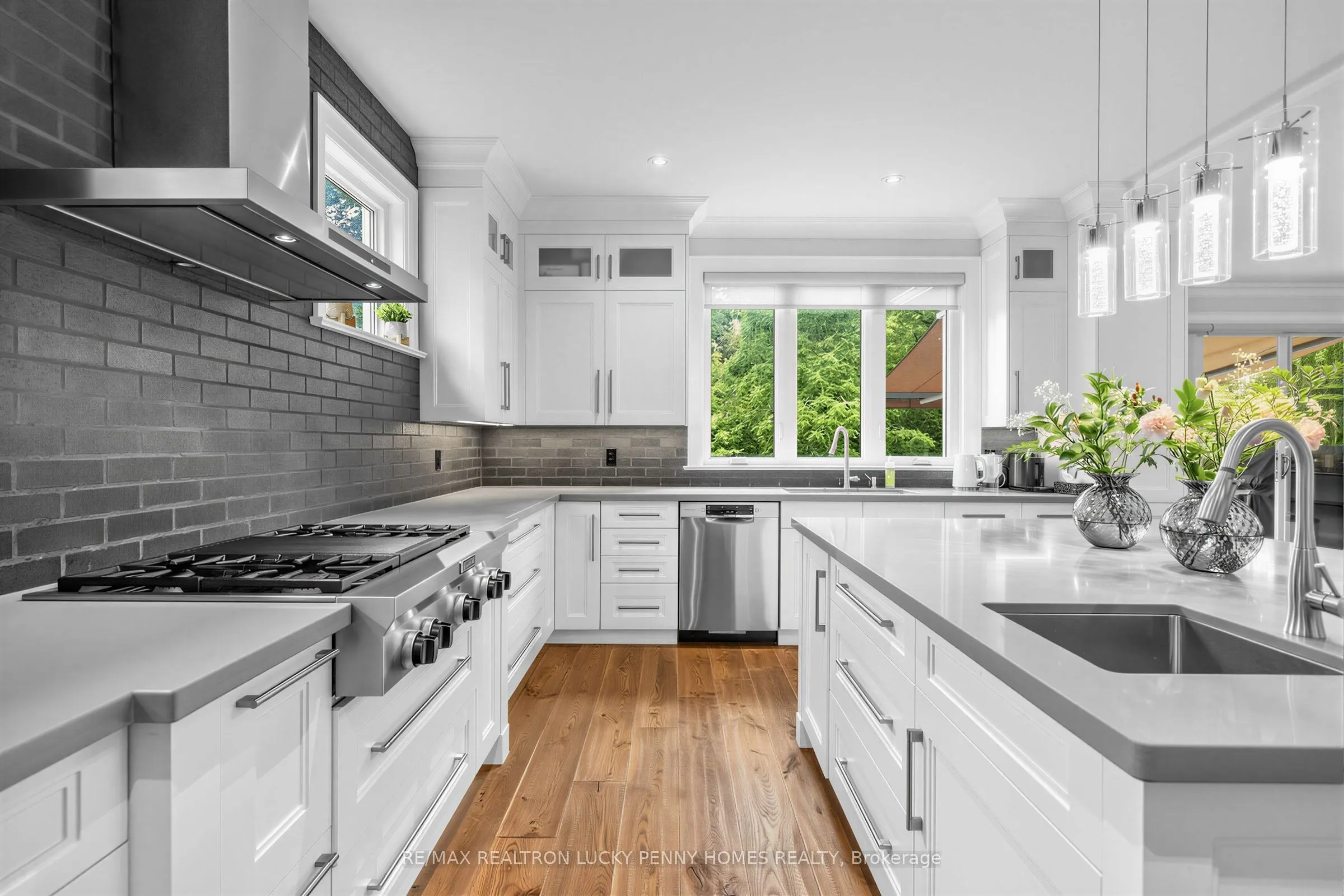 11 Victoria Avenue