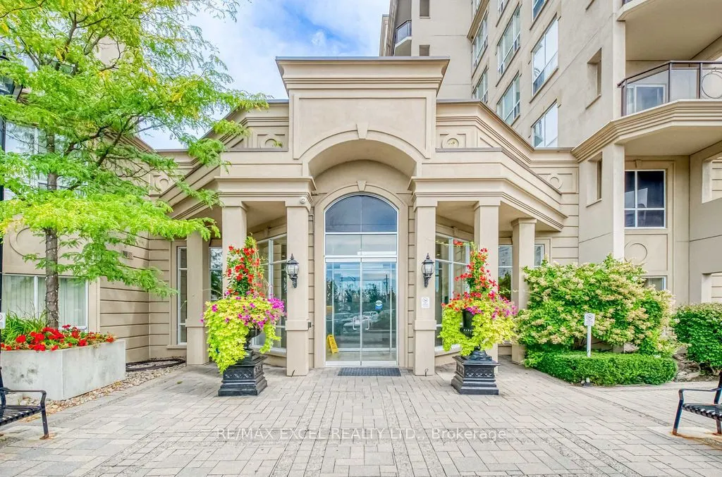 8 Maison Parc Court #102