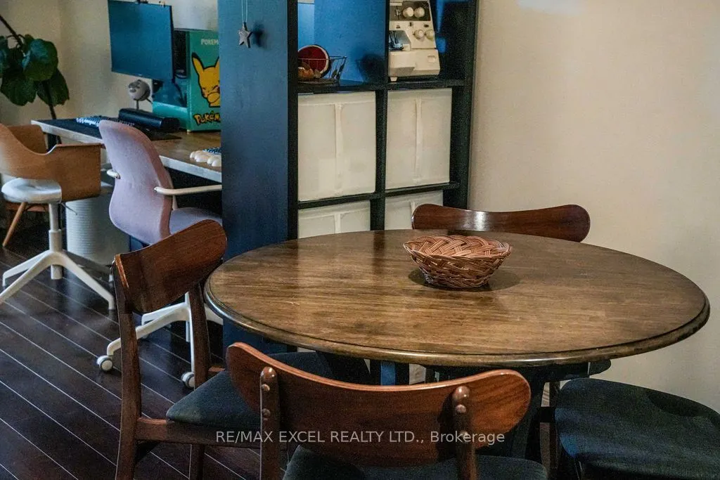 8 Maison Parc Court #102