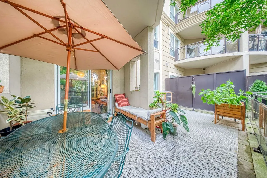 8 Maison Parc Court #102
