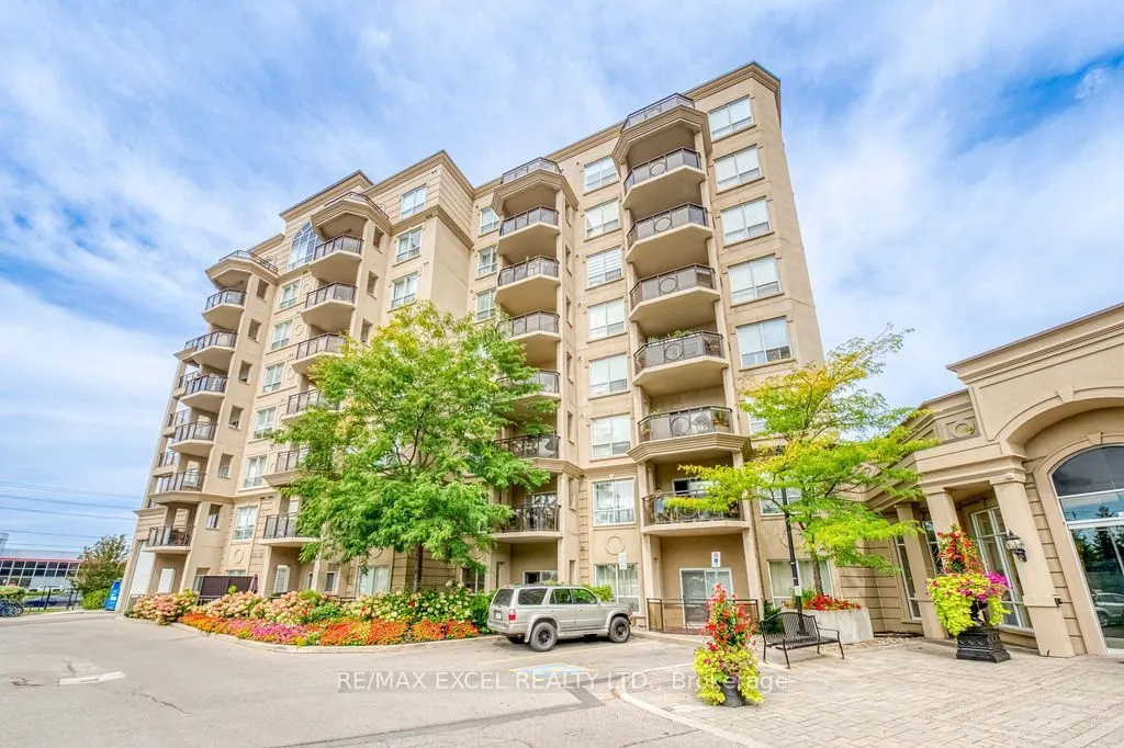 8 Maison Parc Court #102