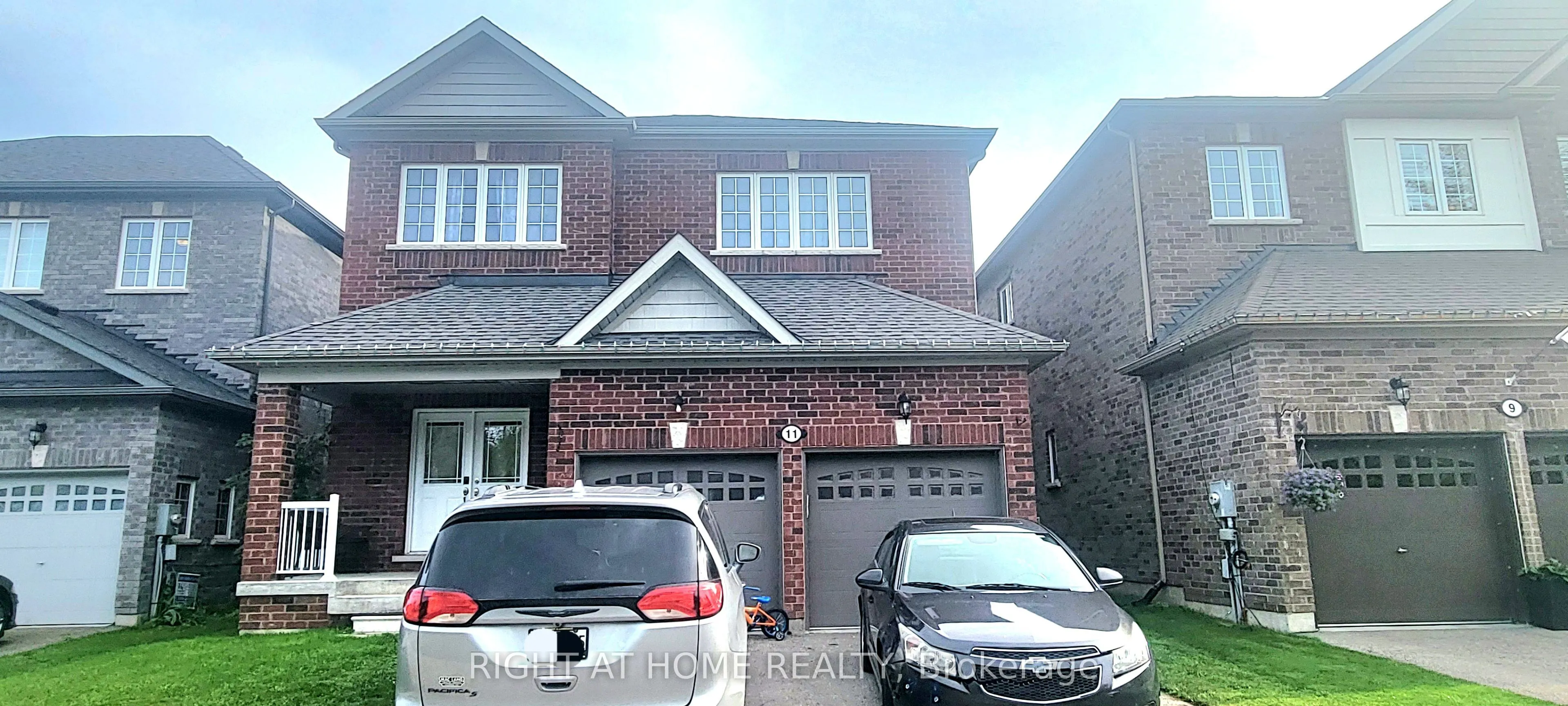 11 Richmond Park Drive