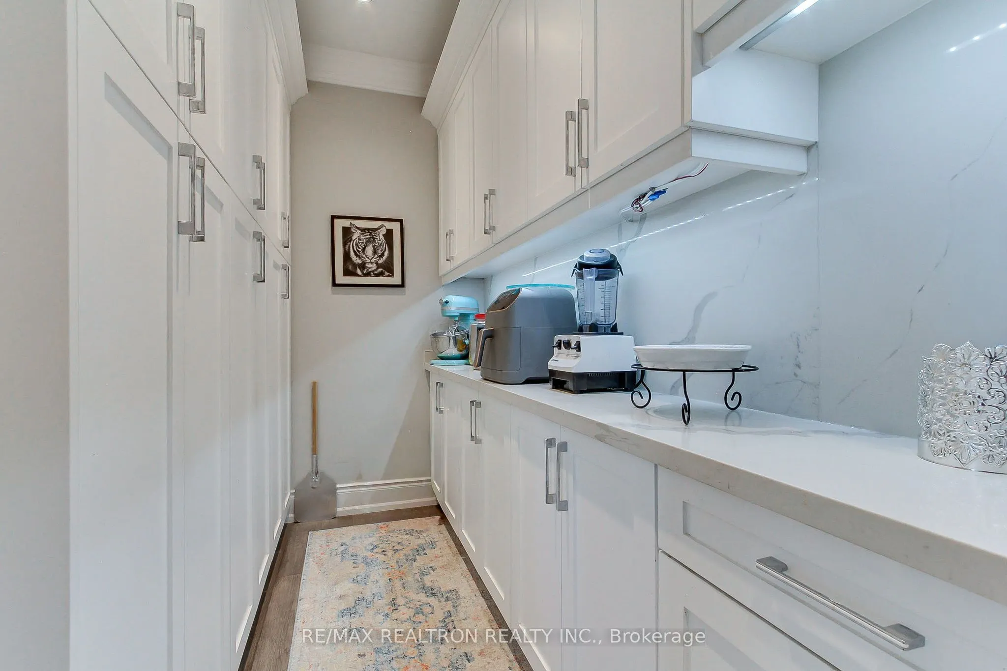 2875 Holborn Road