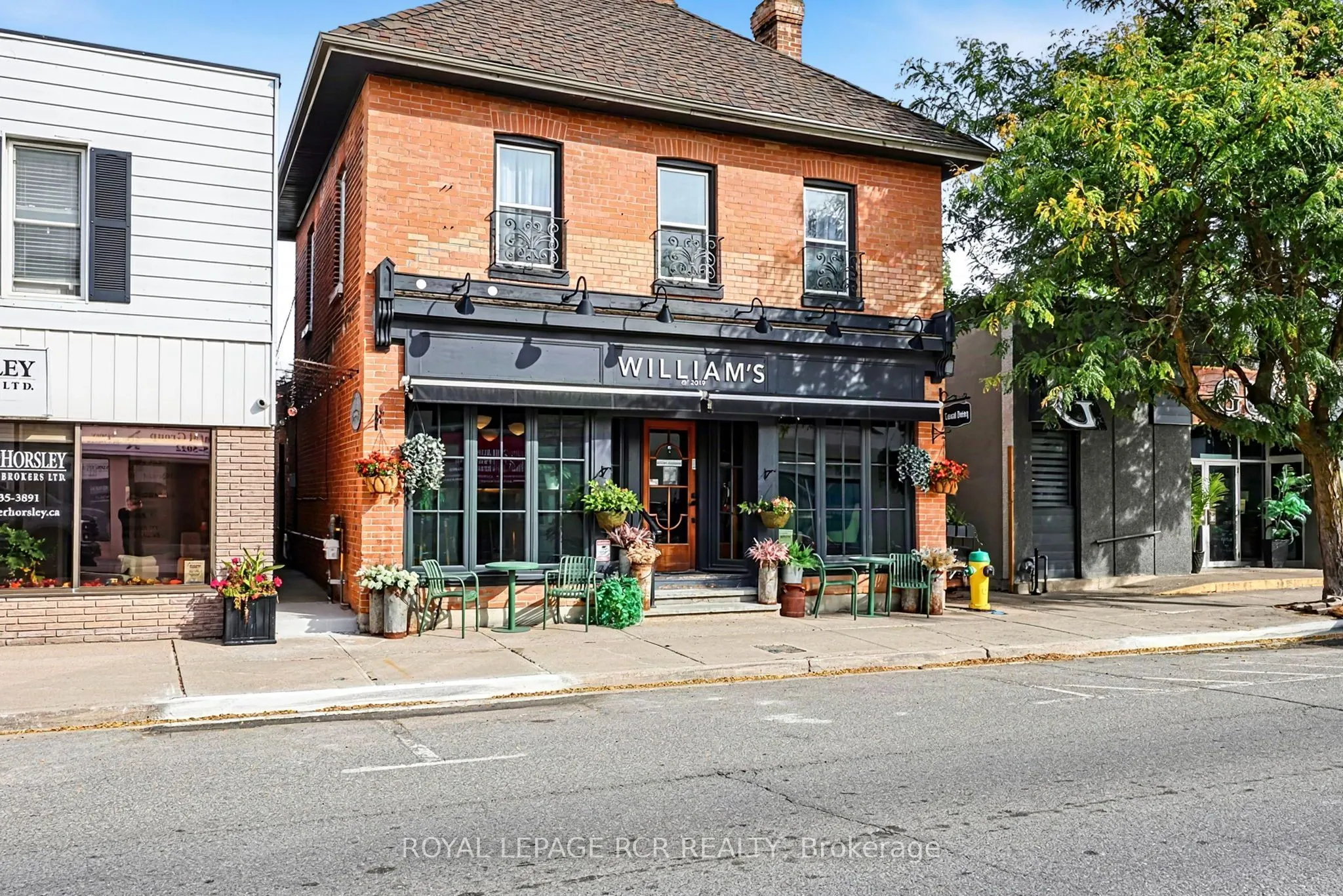 26 Victoria Street E