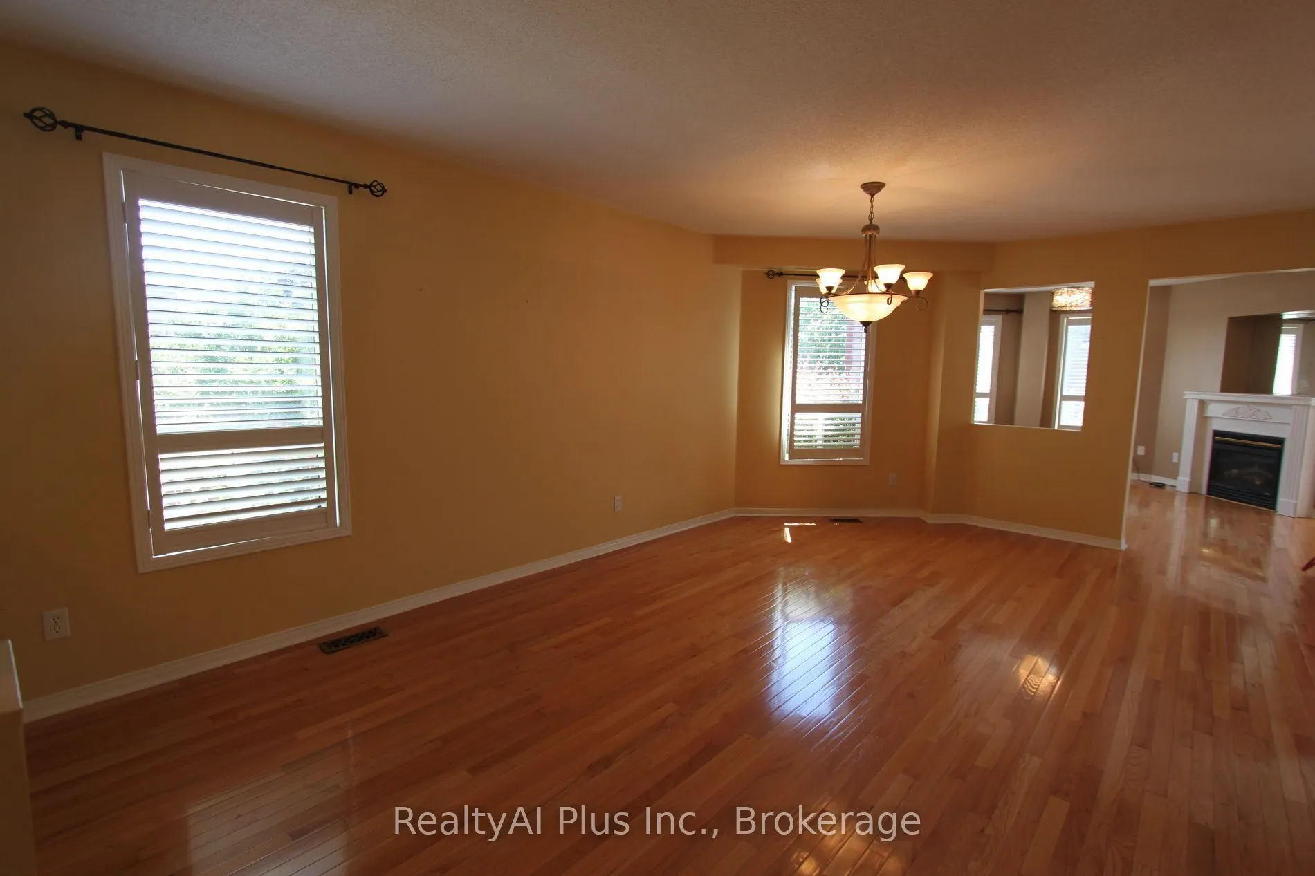 160 St Joan Of Arc Avenue