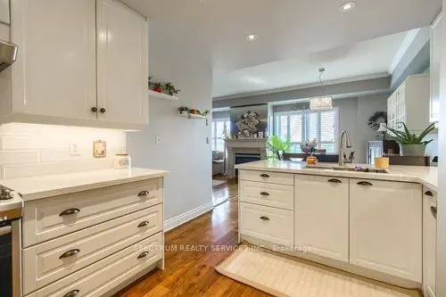 121 Woodbridge Avenue #506