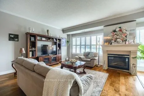 121 Woodbridge Avenue #506