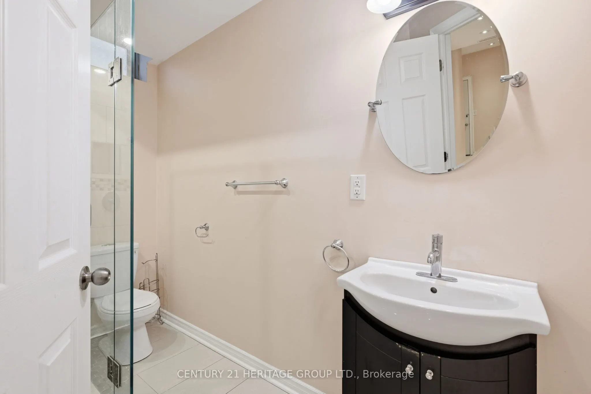 19 Dunrobin Crescent #Lower