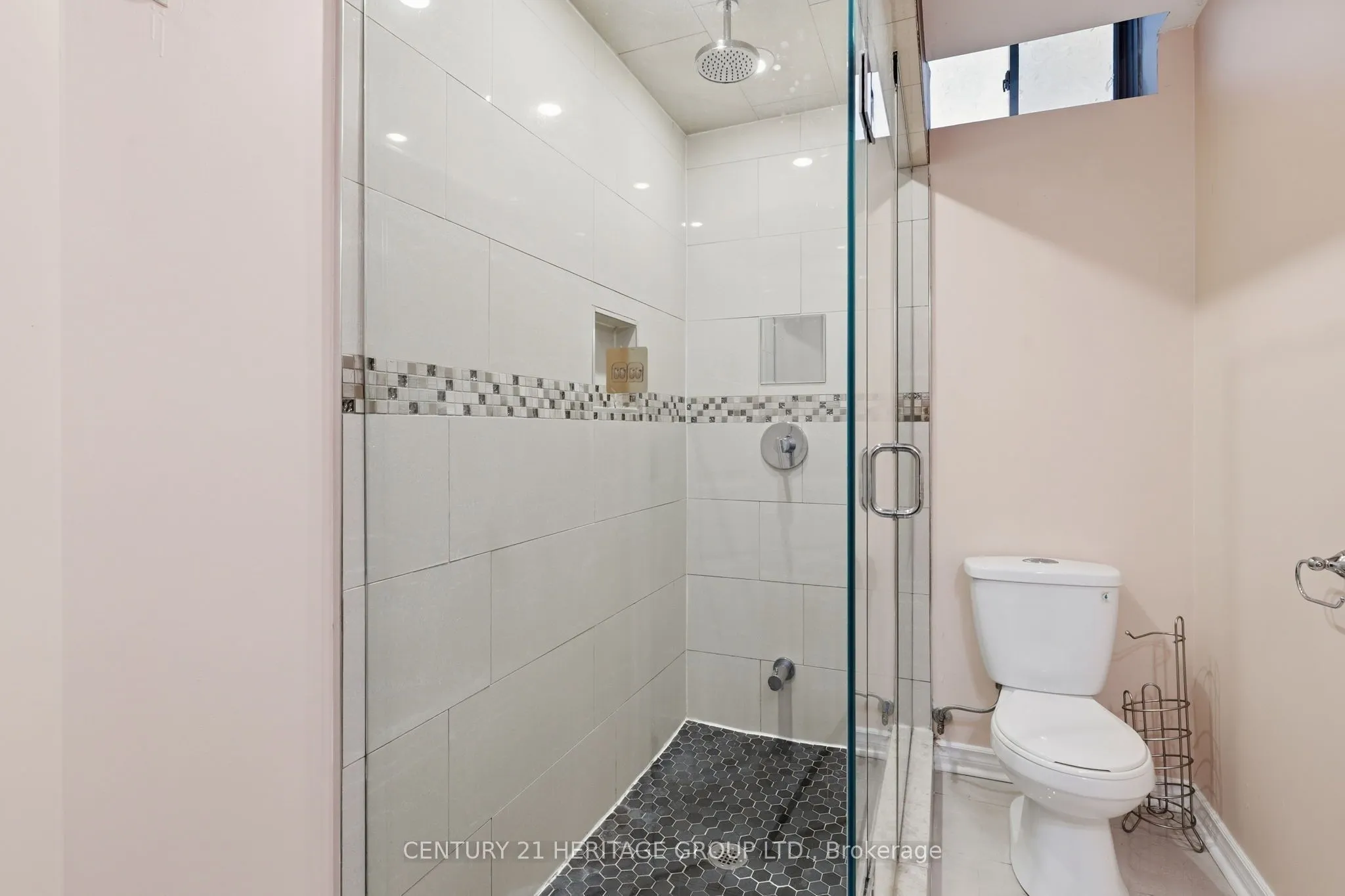 19 Dunrobin Crescent #Lower