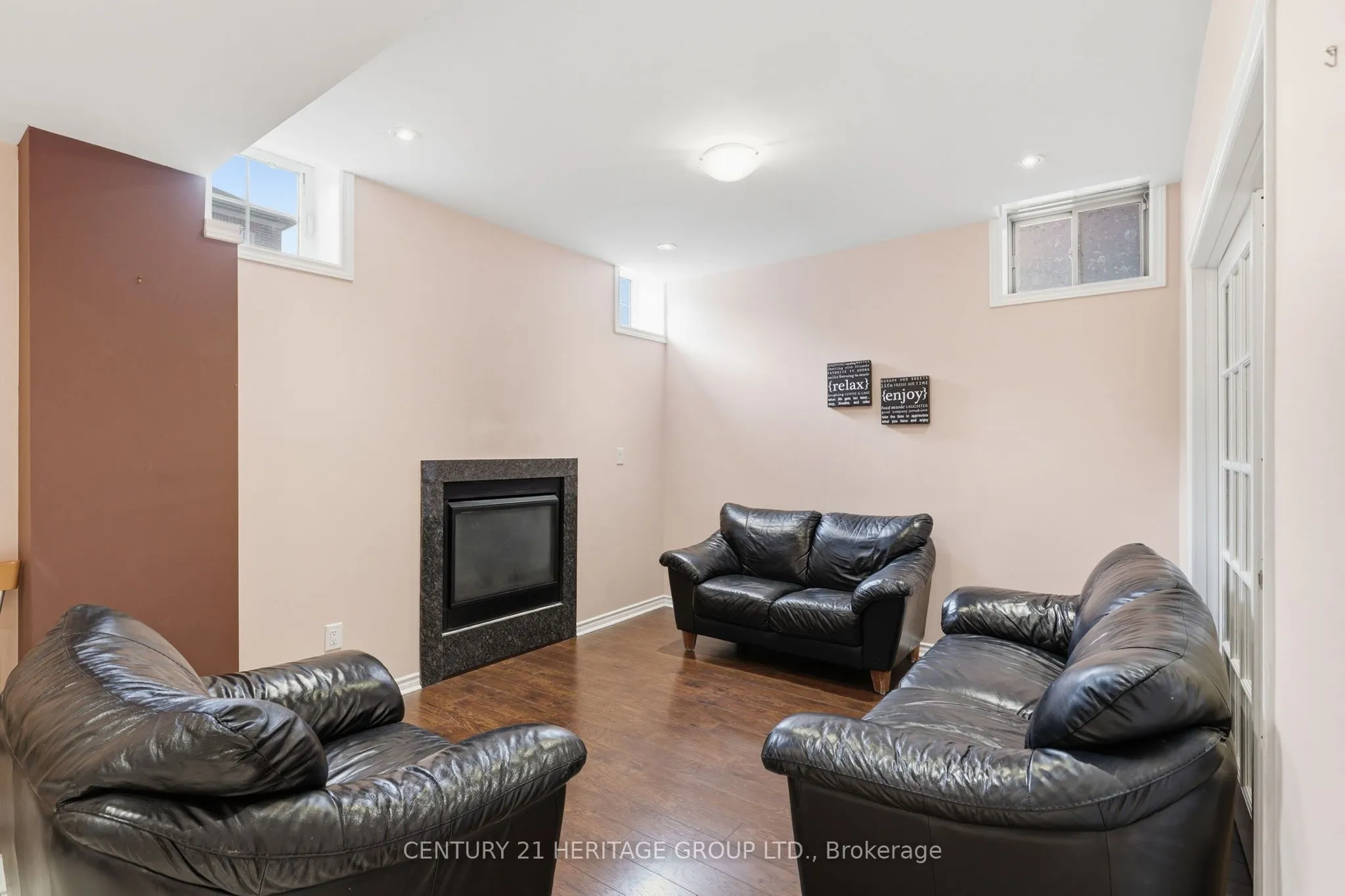 19 Dunrobin Crescent #Lower