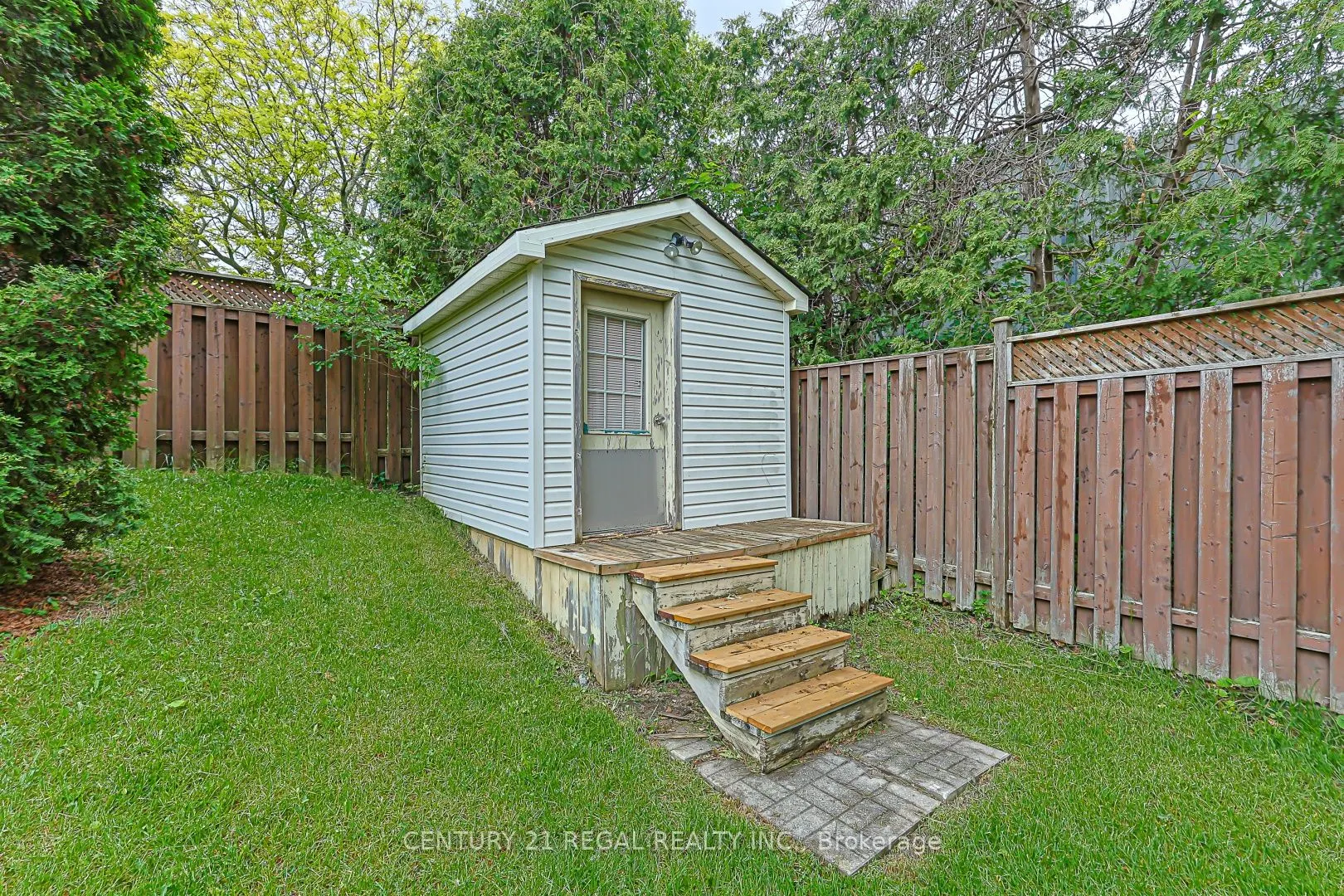 599 Sandford Street