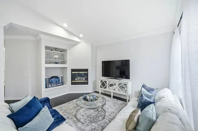 46 Snowy Meadow Avenue