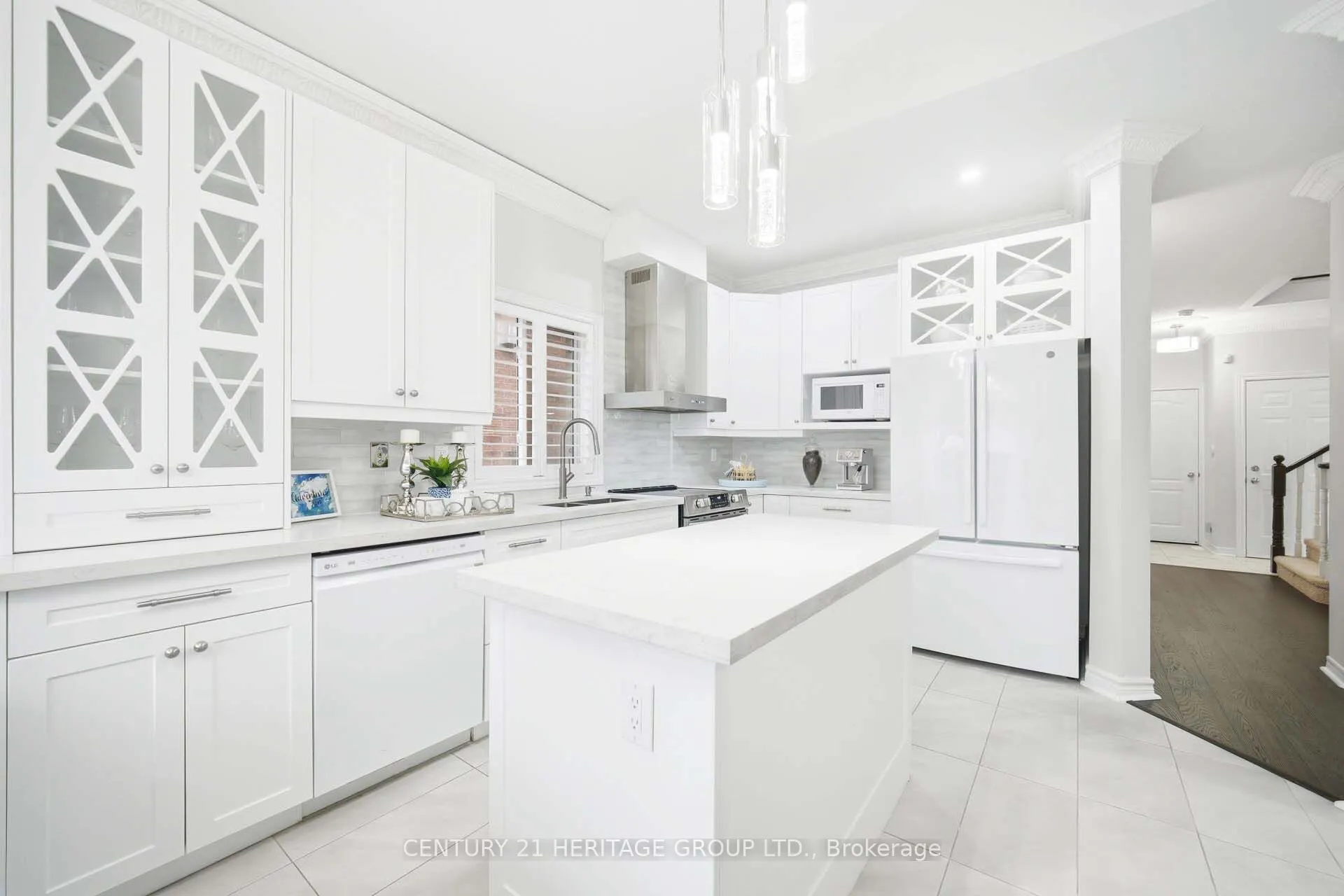 46 Snowy Meadow Avenue