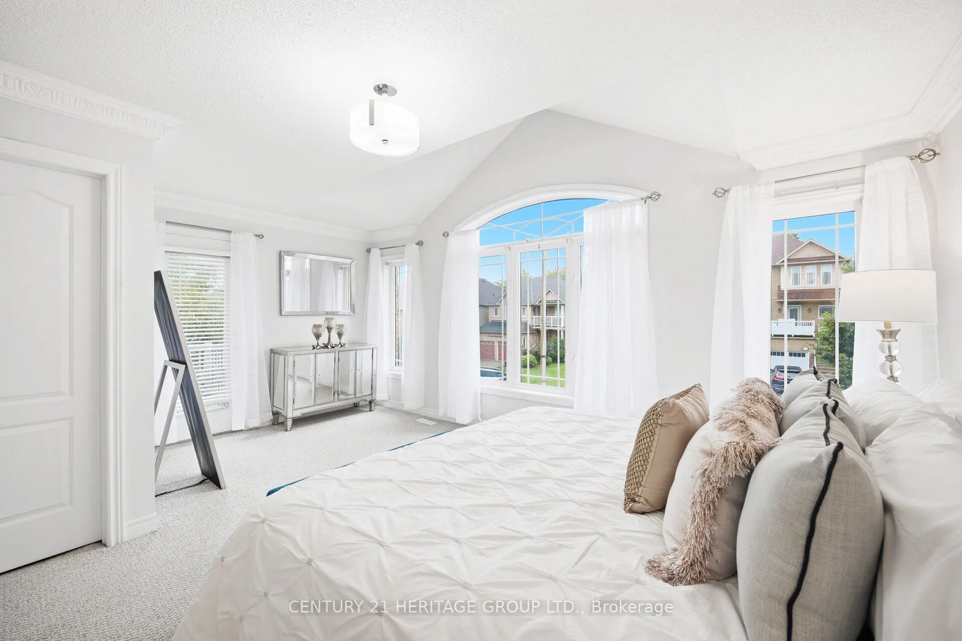 46 Snowy Meadow Avenue