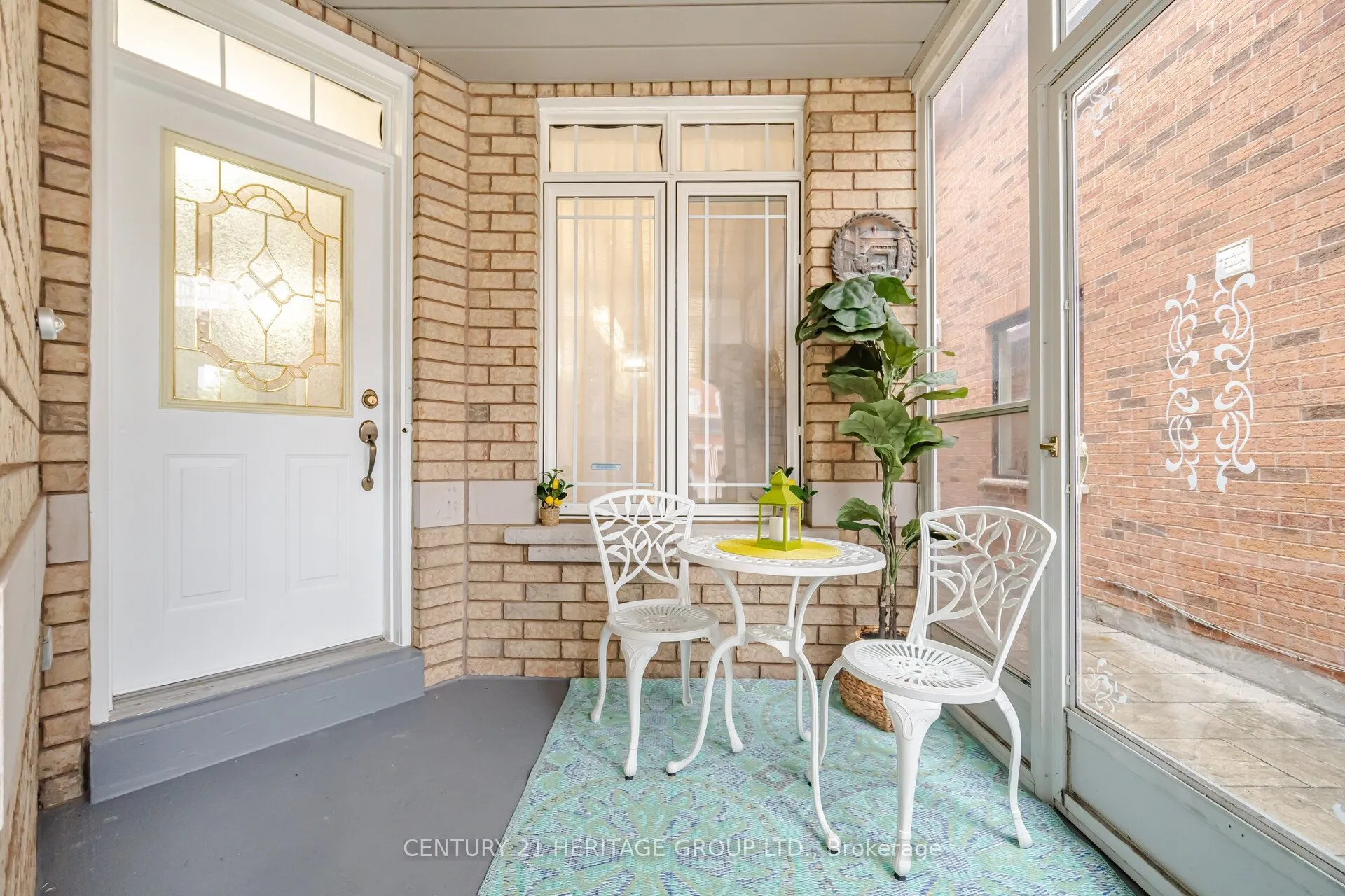 46 Snowy Meadow Avenue