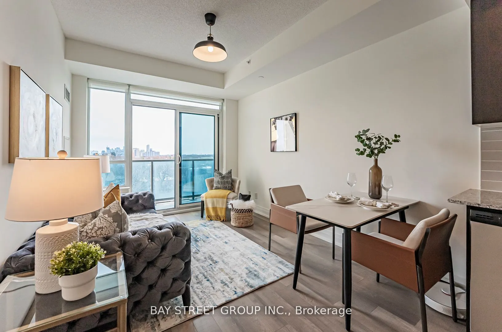 7167 Yonge Street #718