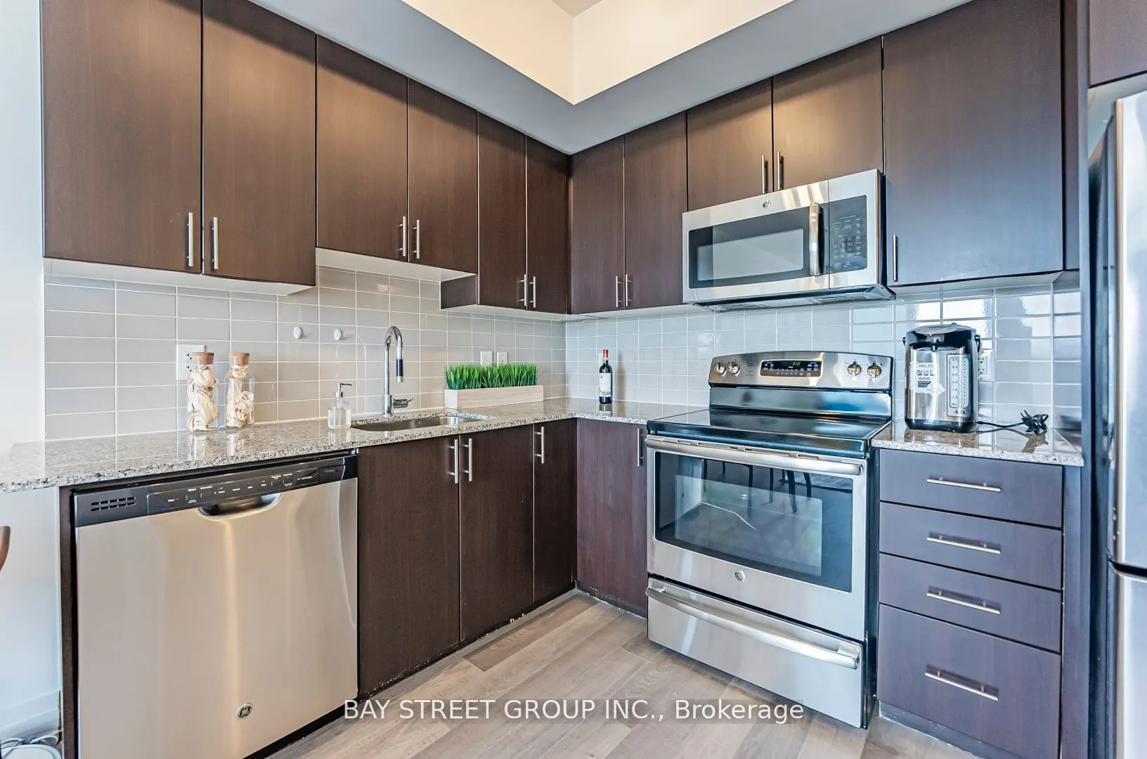 7167 Yonge Street #718