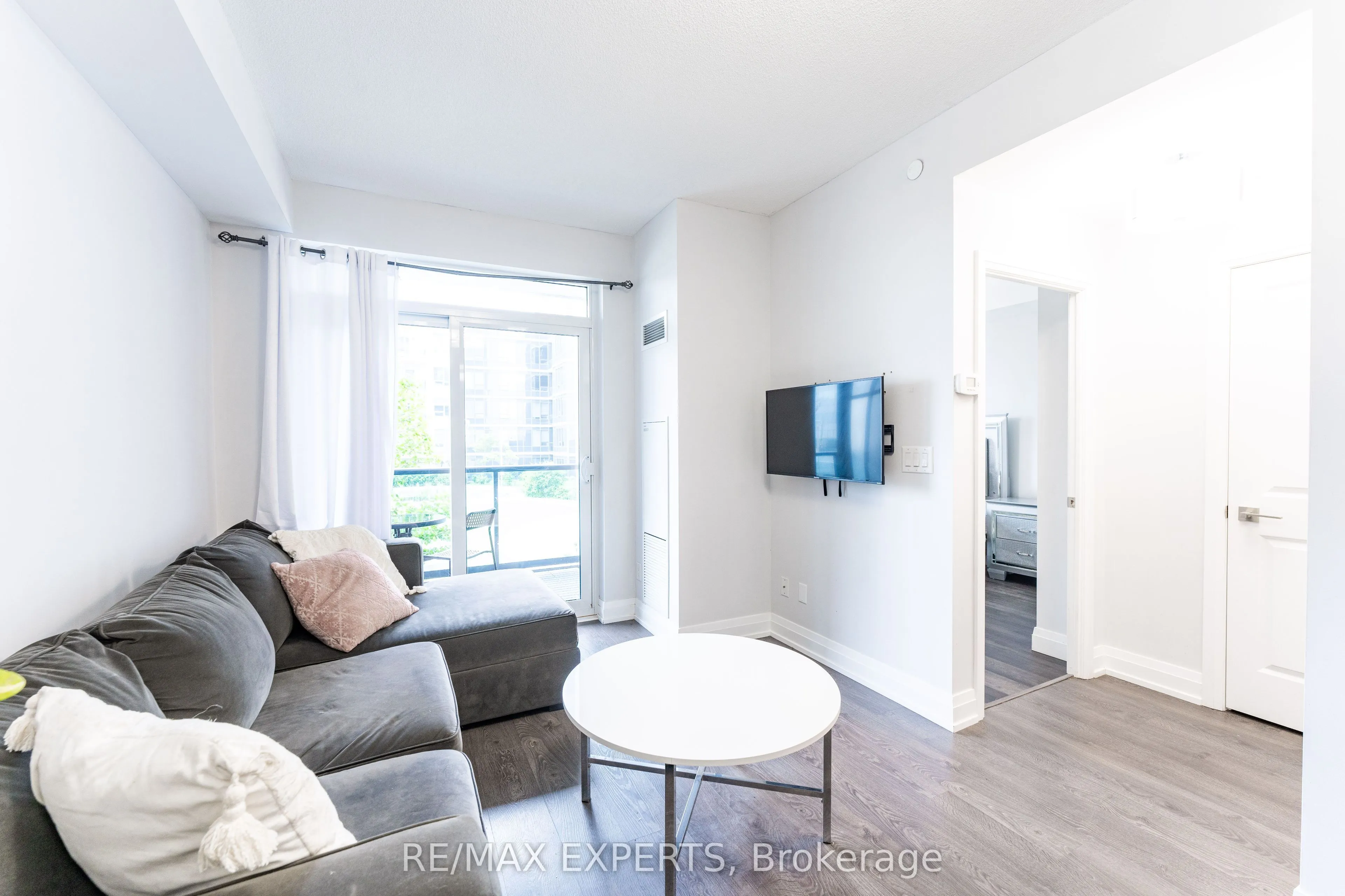 3700 HIGHWAY 7 #401
