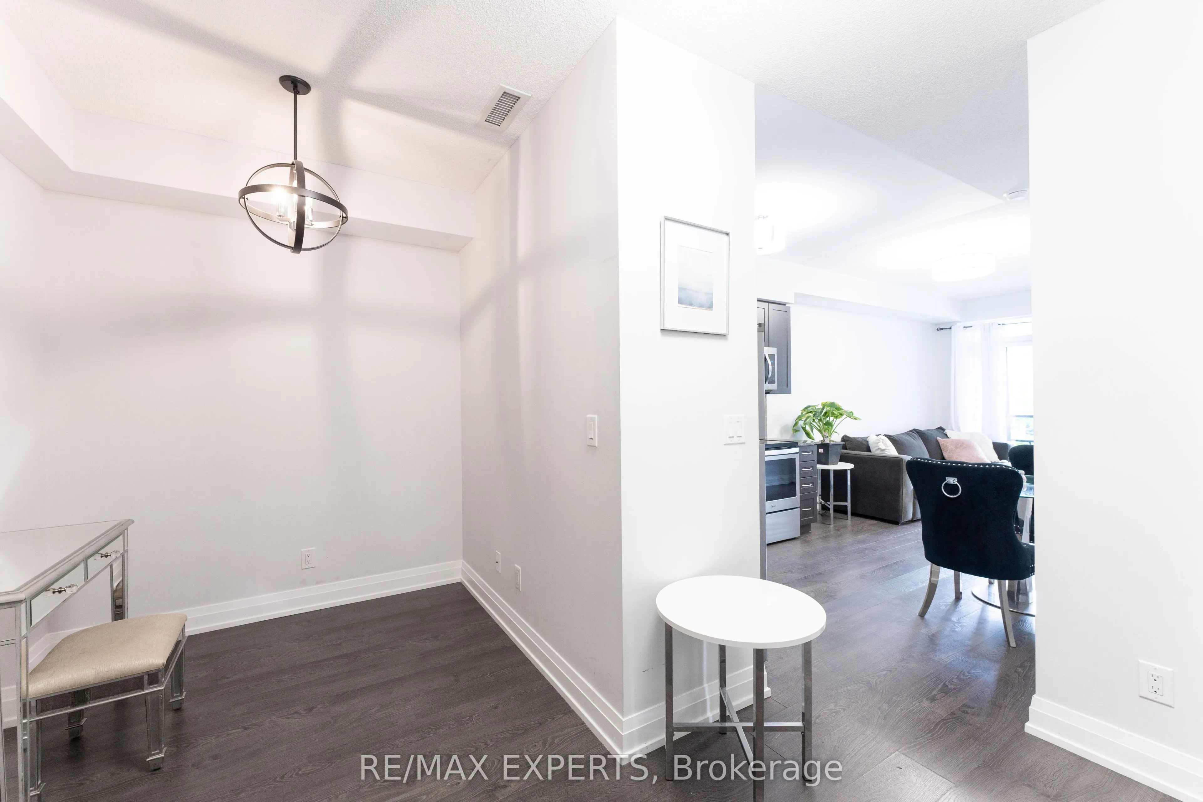 3700 HIGHWAY 7 #401