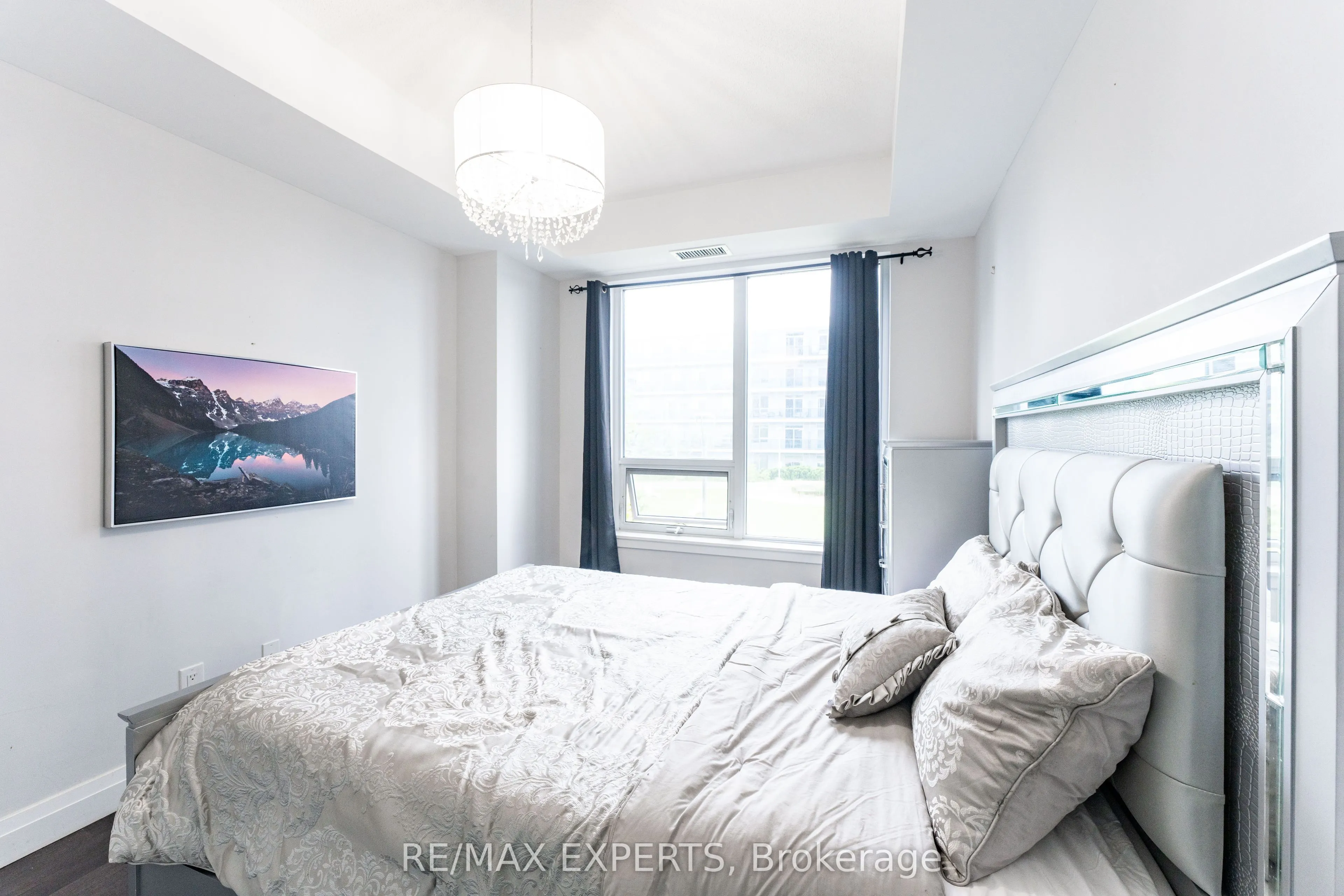 3700 HIGHWAY 7 #401