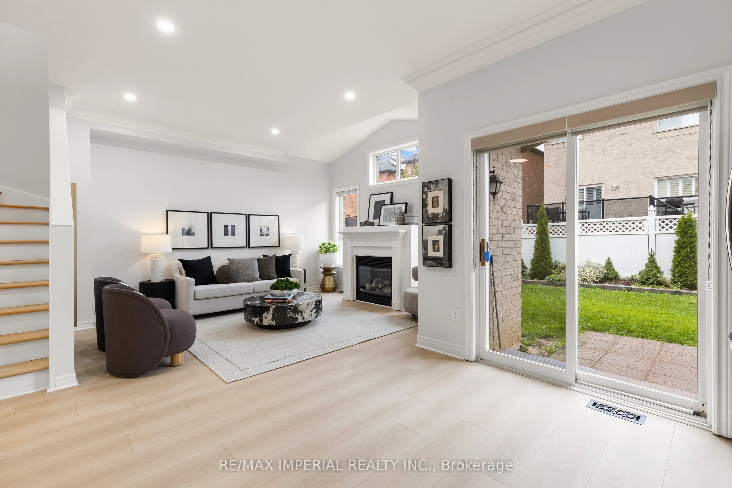 44 Hawkview Boulevard