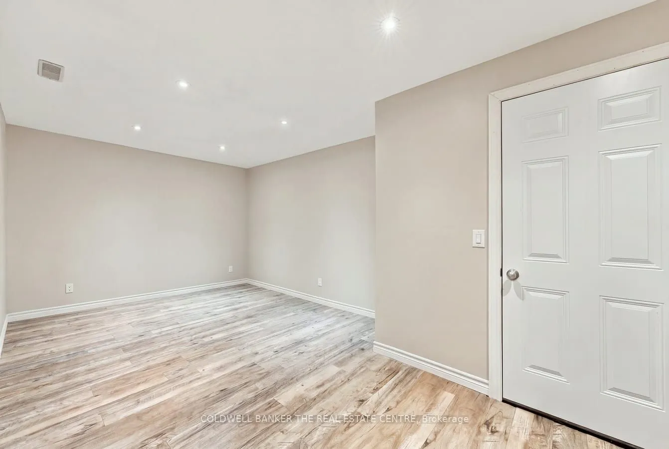 25 Manor Forest Road