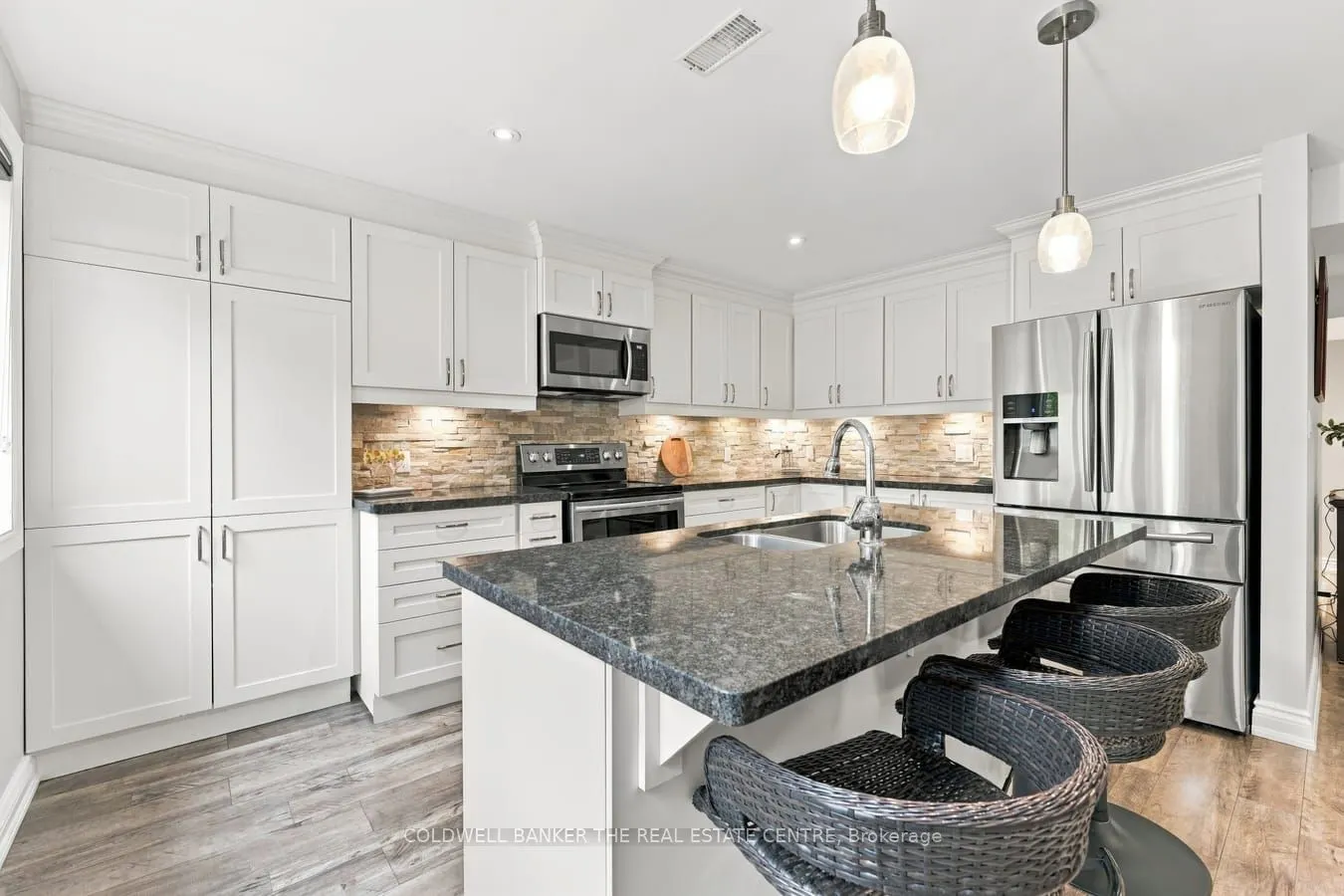 25 Manor Forest Road