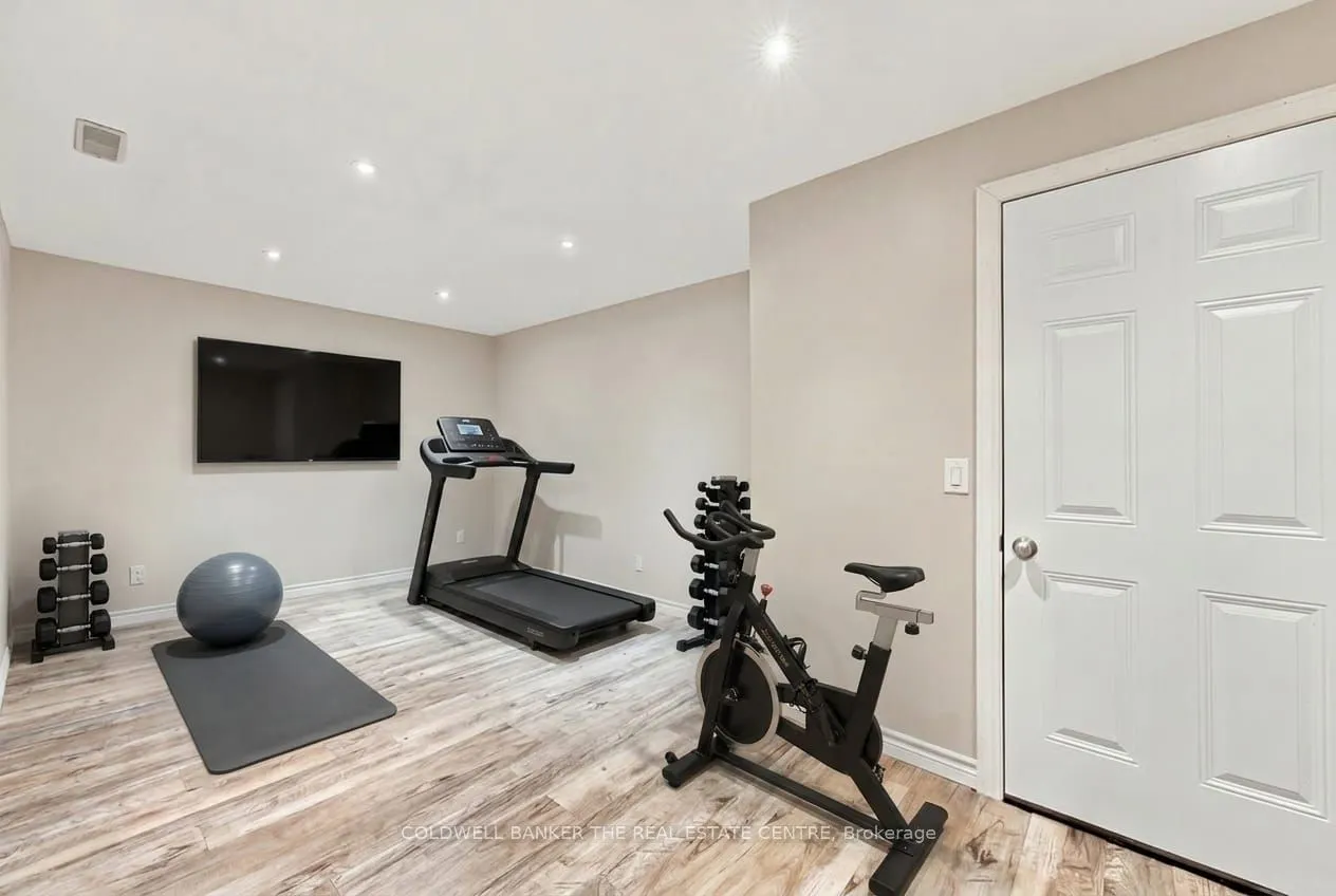 25 Manor Forest Road