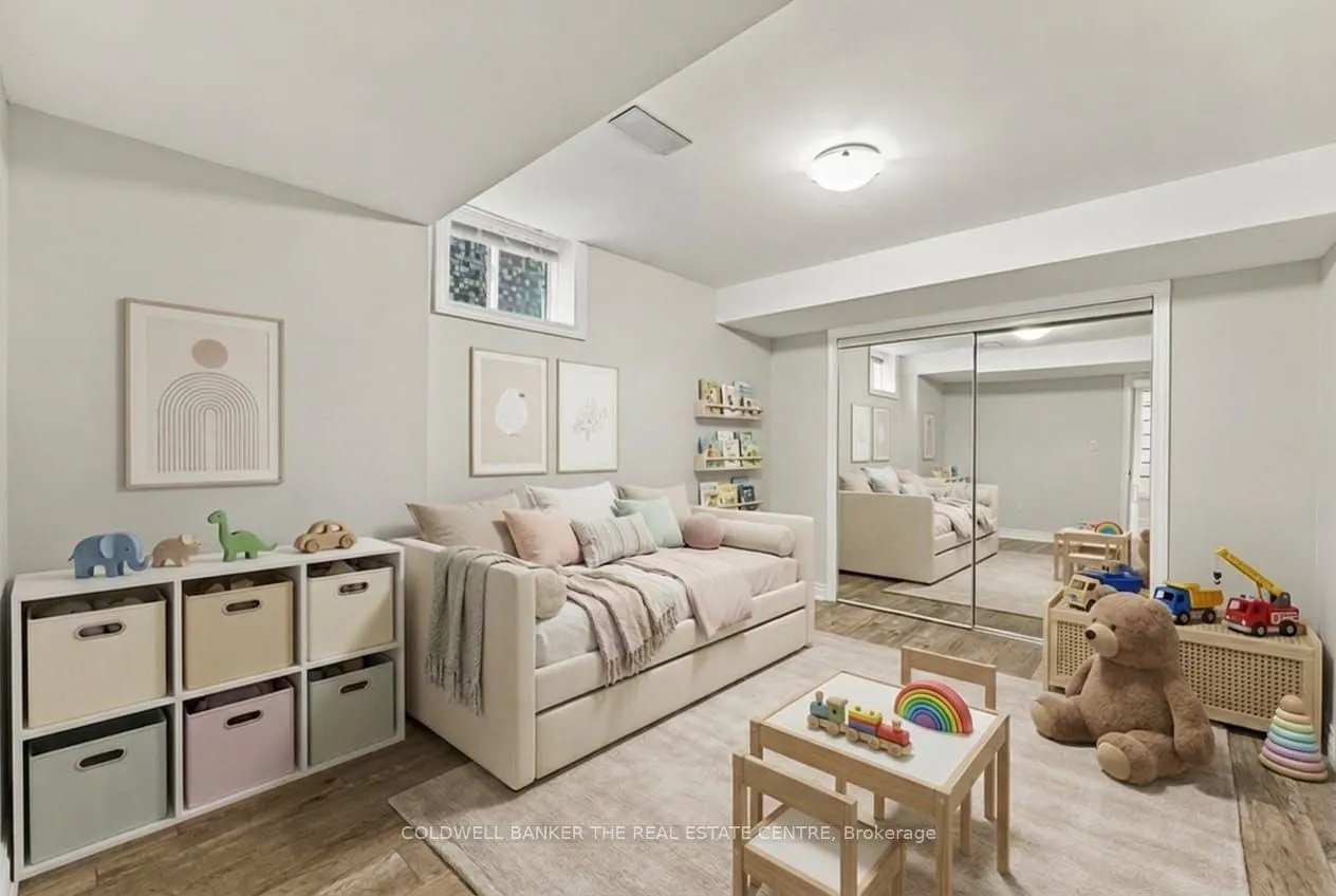 25 Manor Forest Road