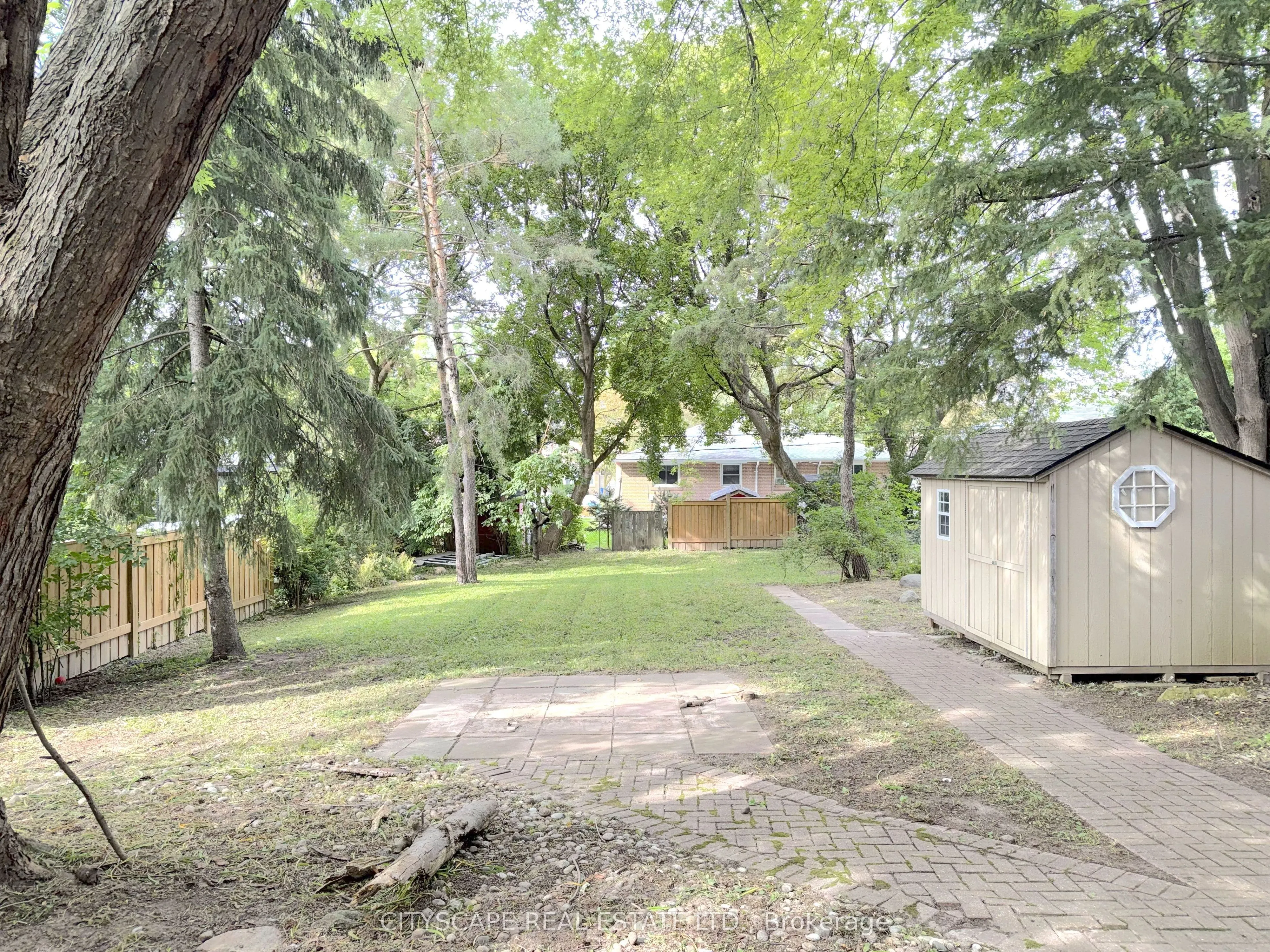 60 Hillview Drive