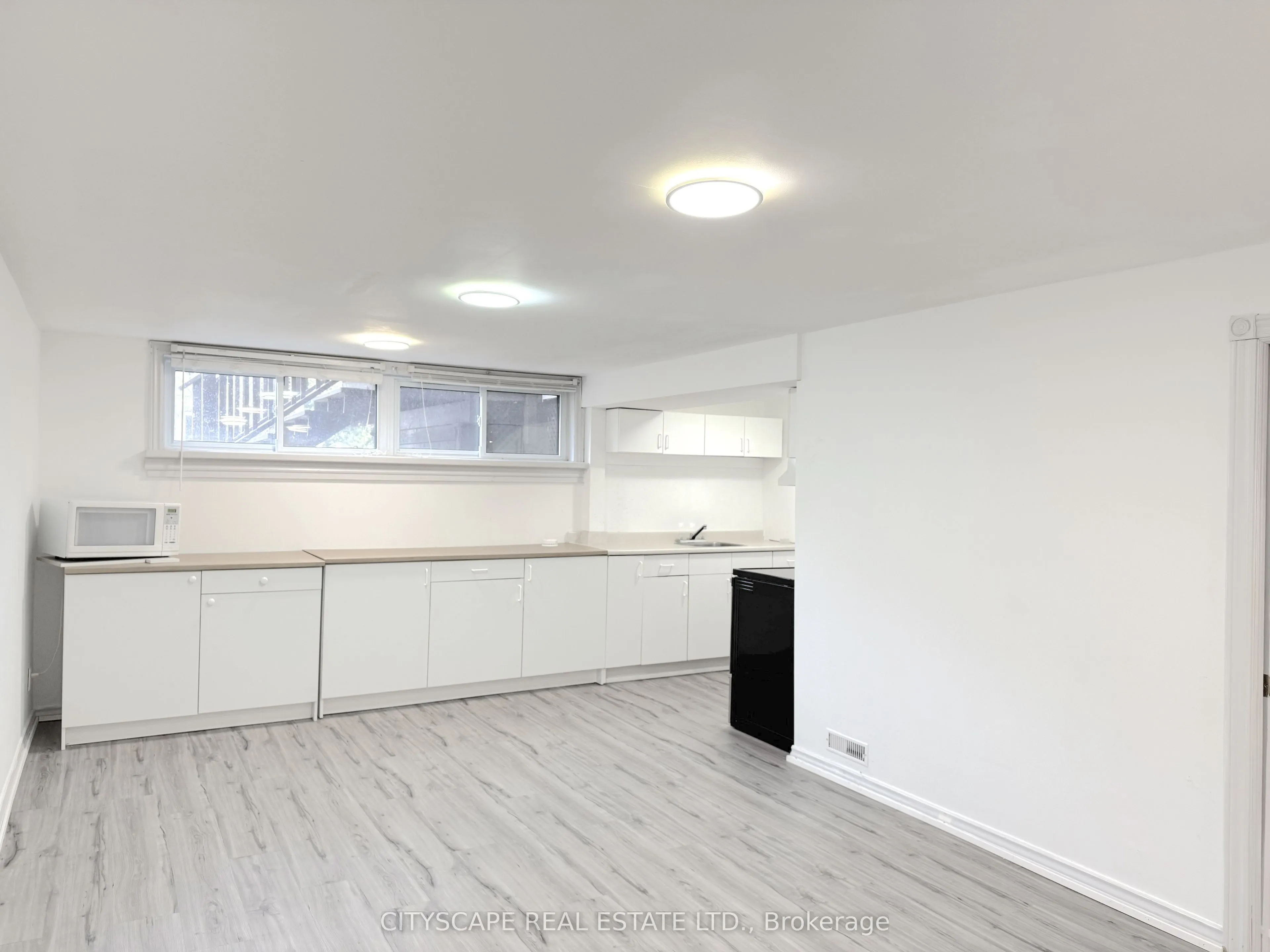 60 Hillview Drive