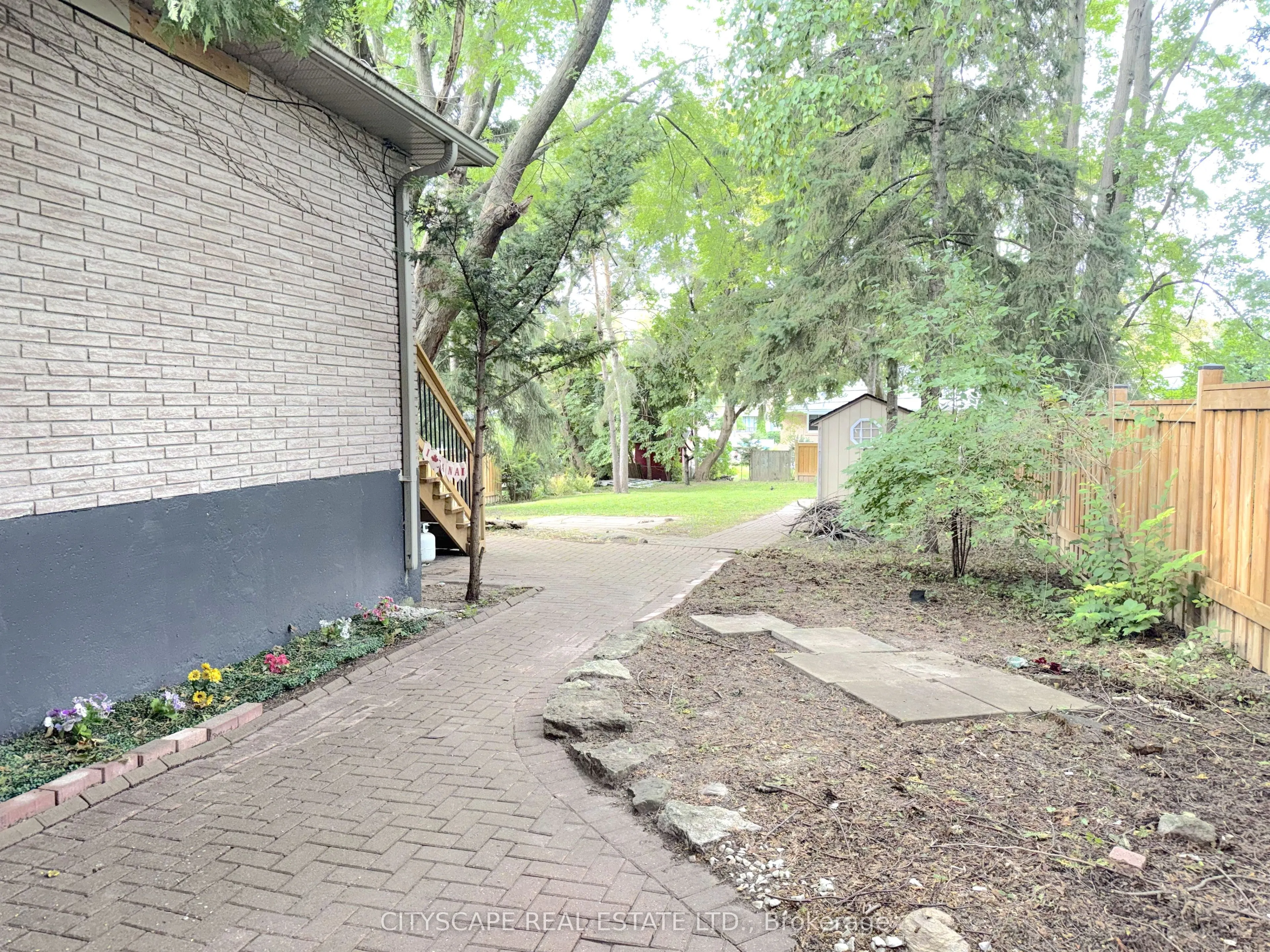60 Hillview Drive