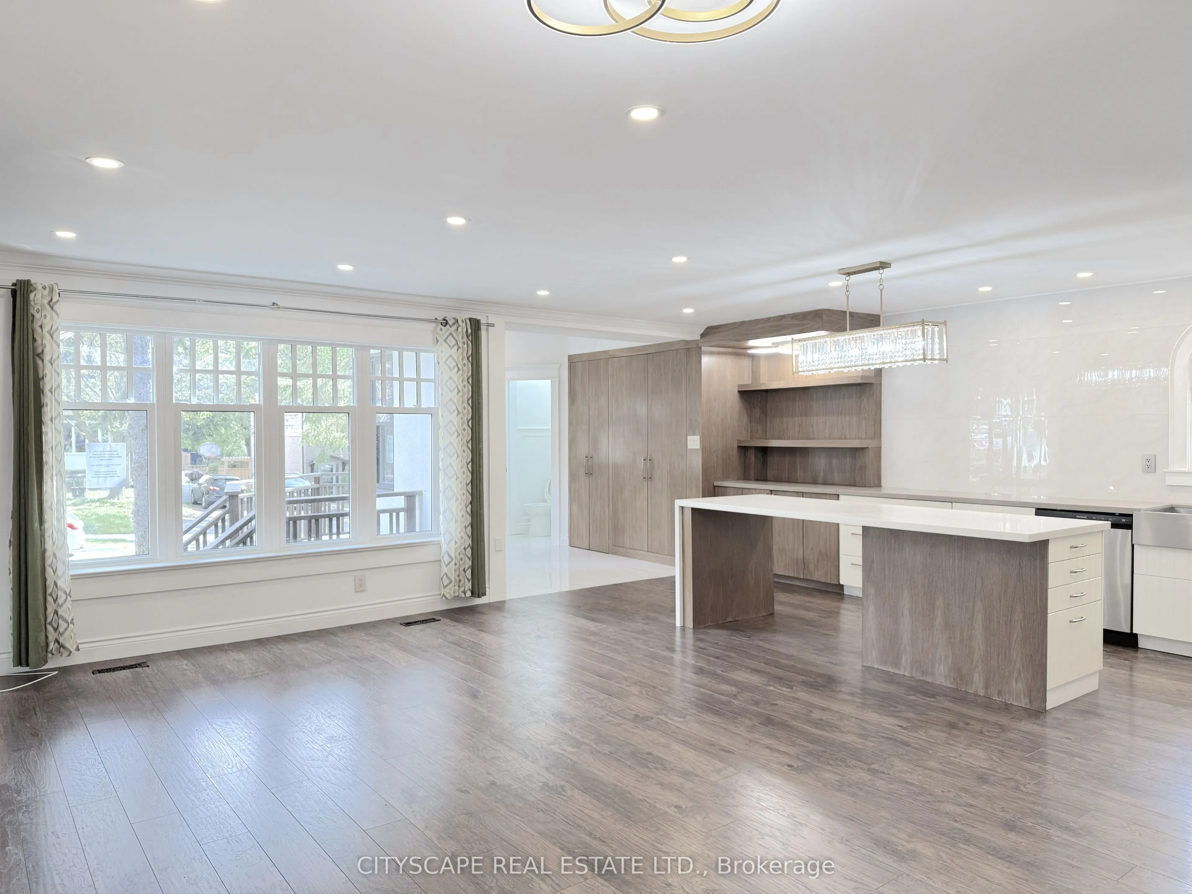 60 Hillview Drive