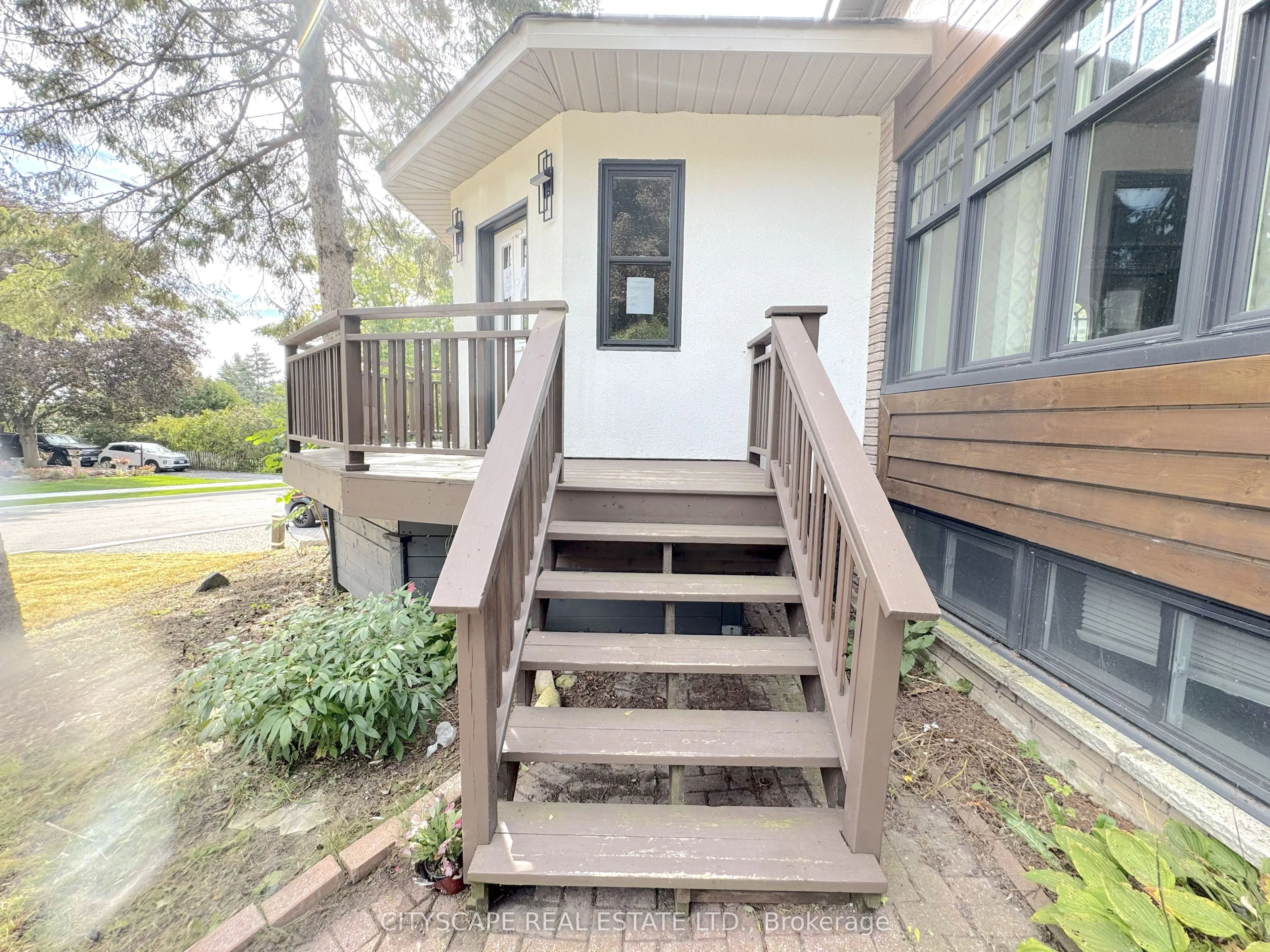 60 Hillview Drive