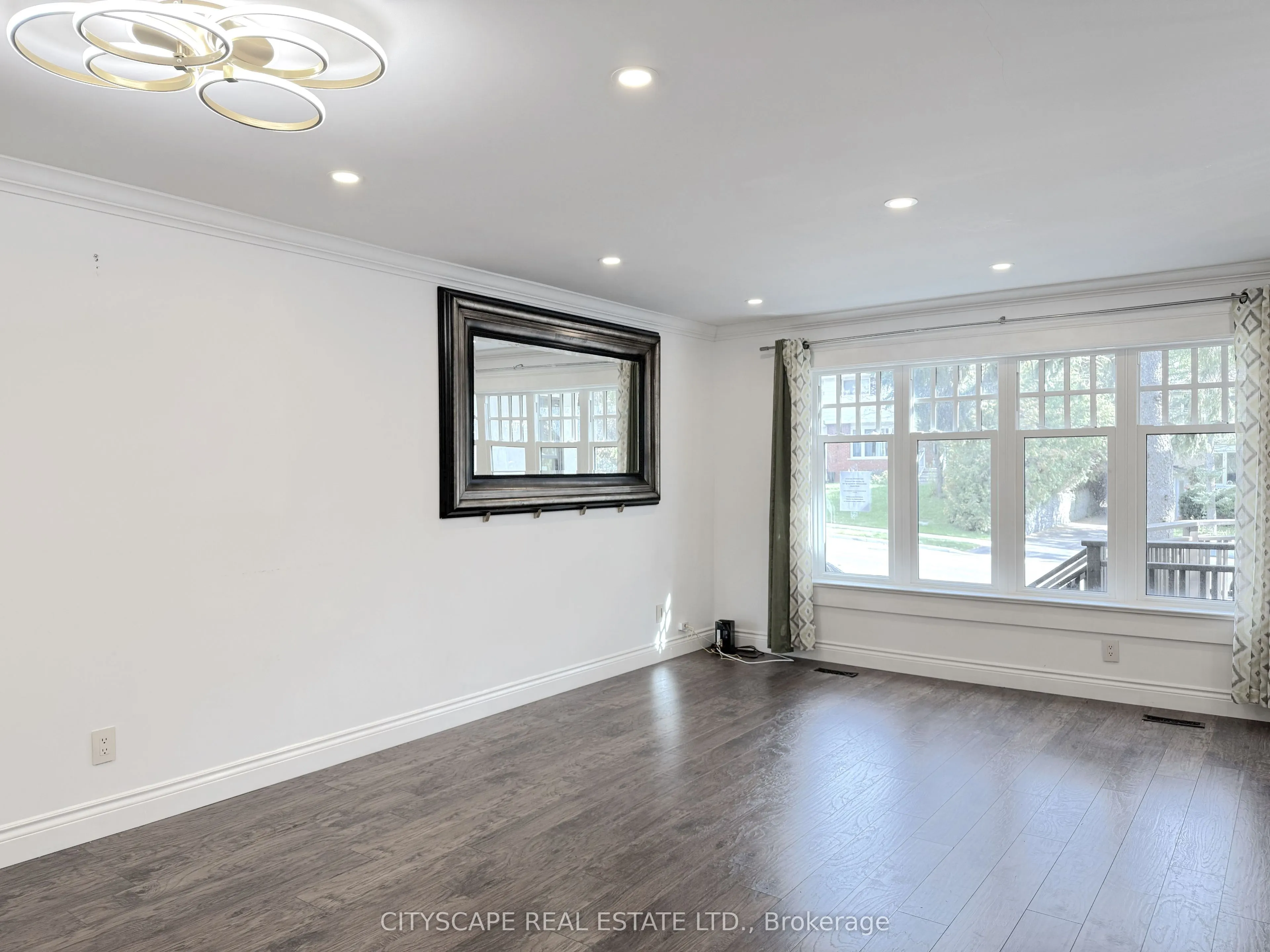 60 Hillview Drive