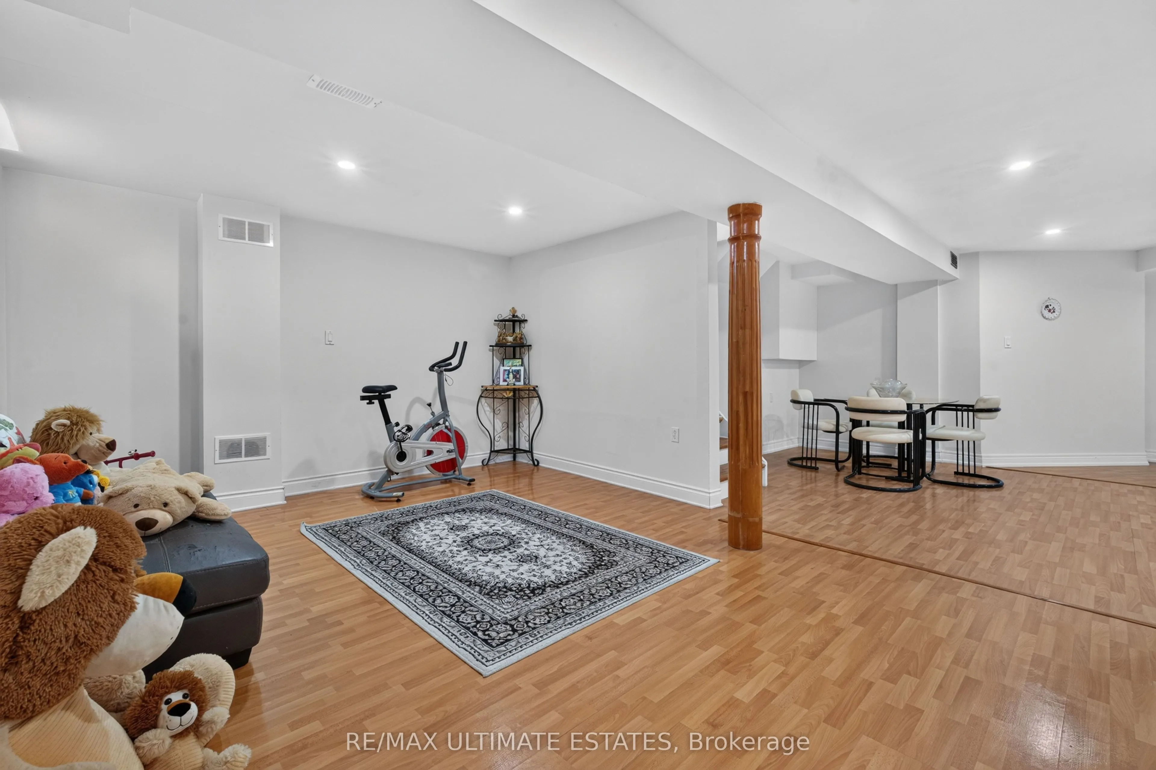22 Copperstone Crescent