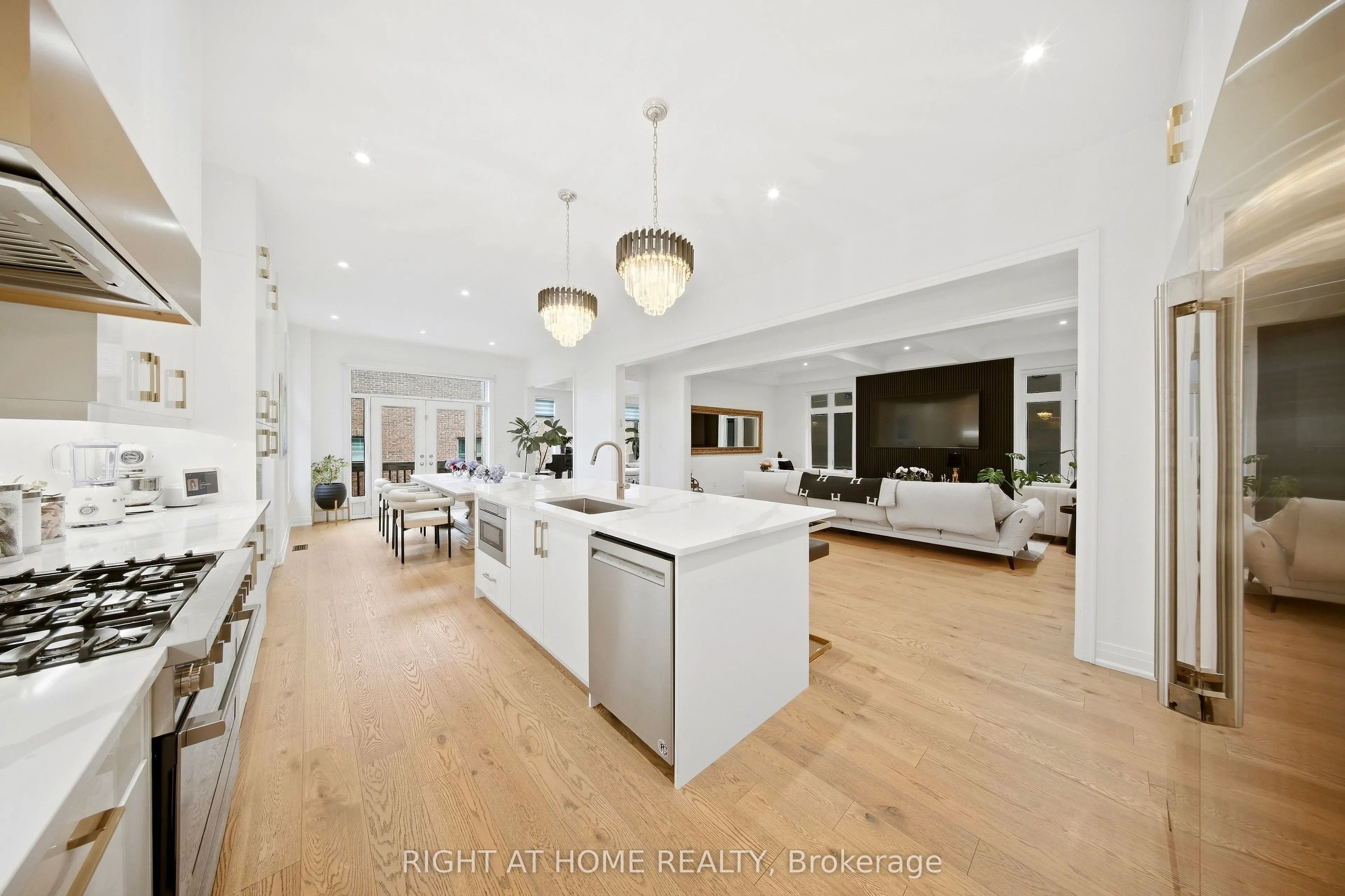 18 Casavant Court