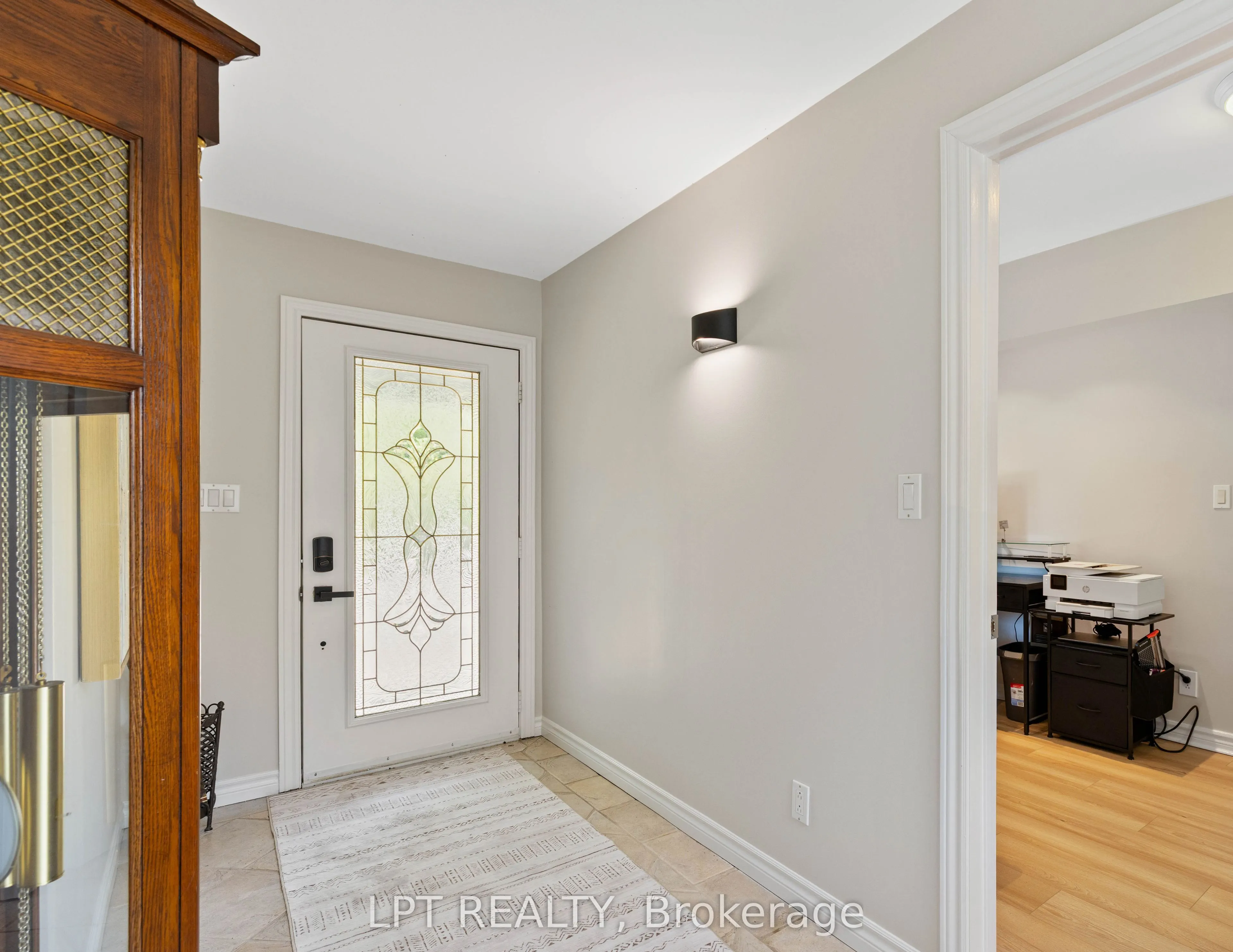 204 The Queensway S