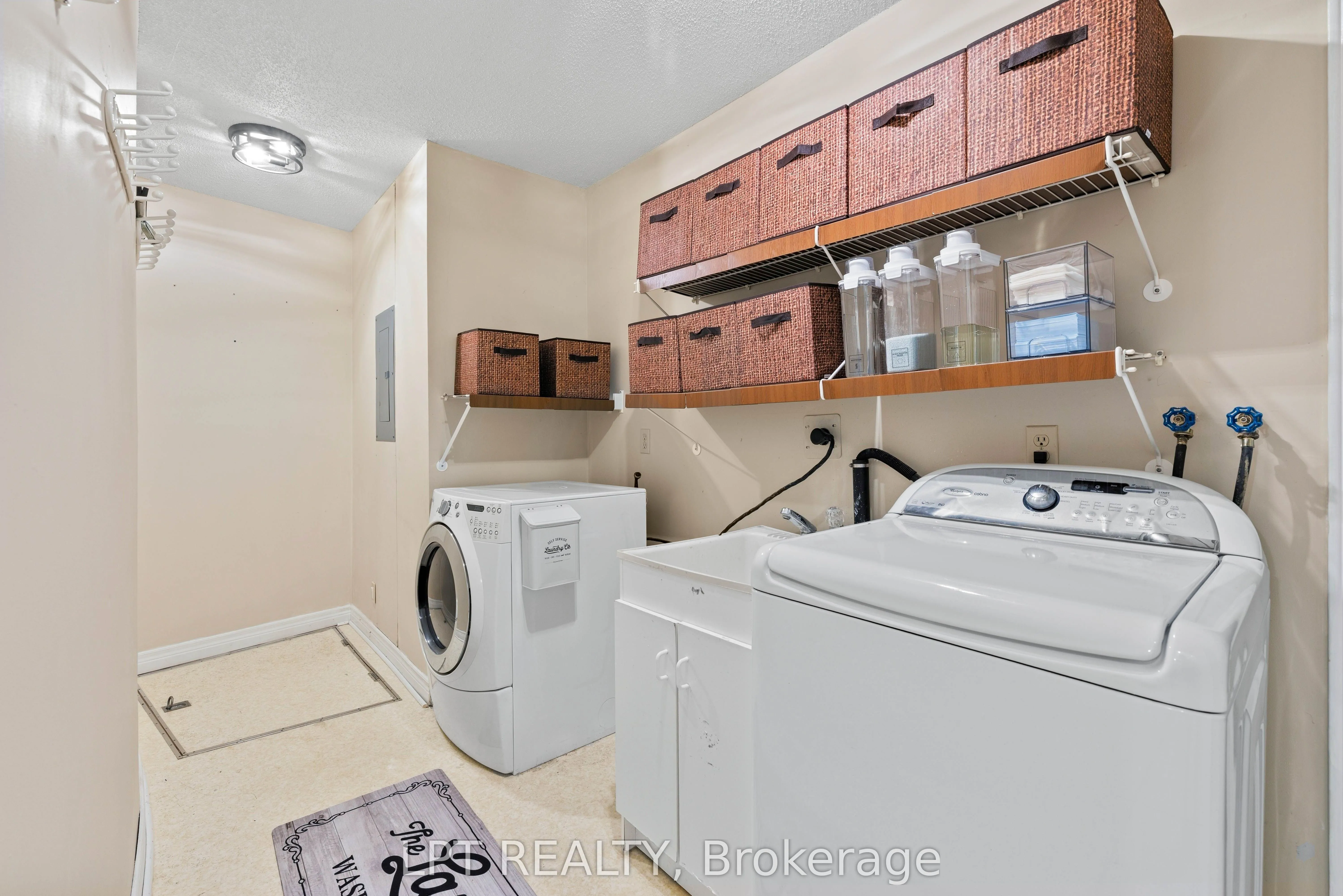 204 The Queensway S