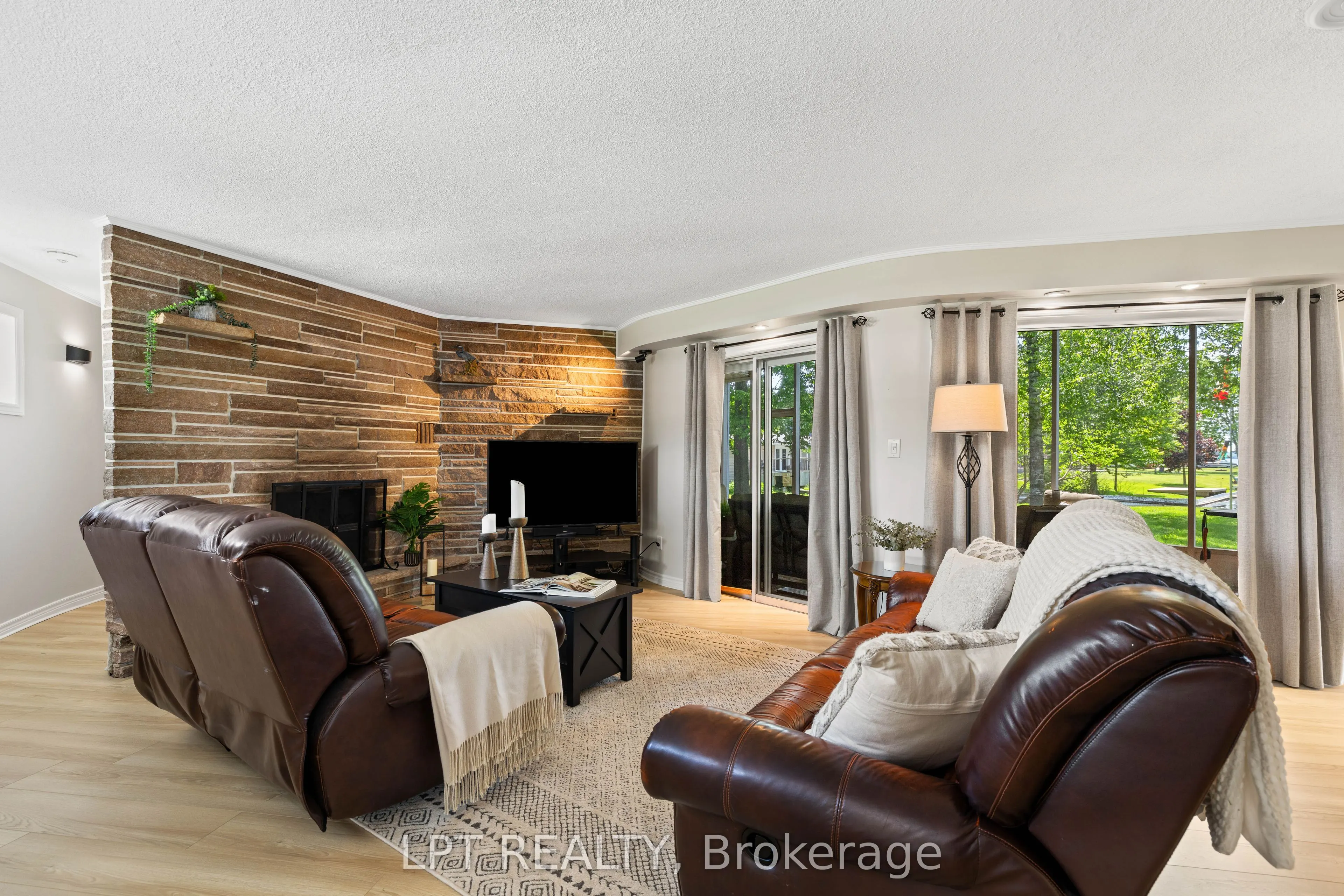 204 The Queensway S